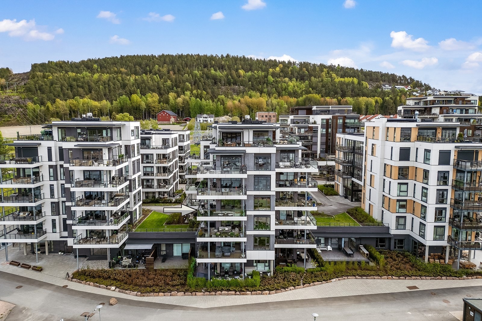 Moderne leilighetsbygg fra 2023, beliggende i Sameiet NJB Bryggeparken. Galleribilde