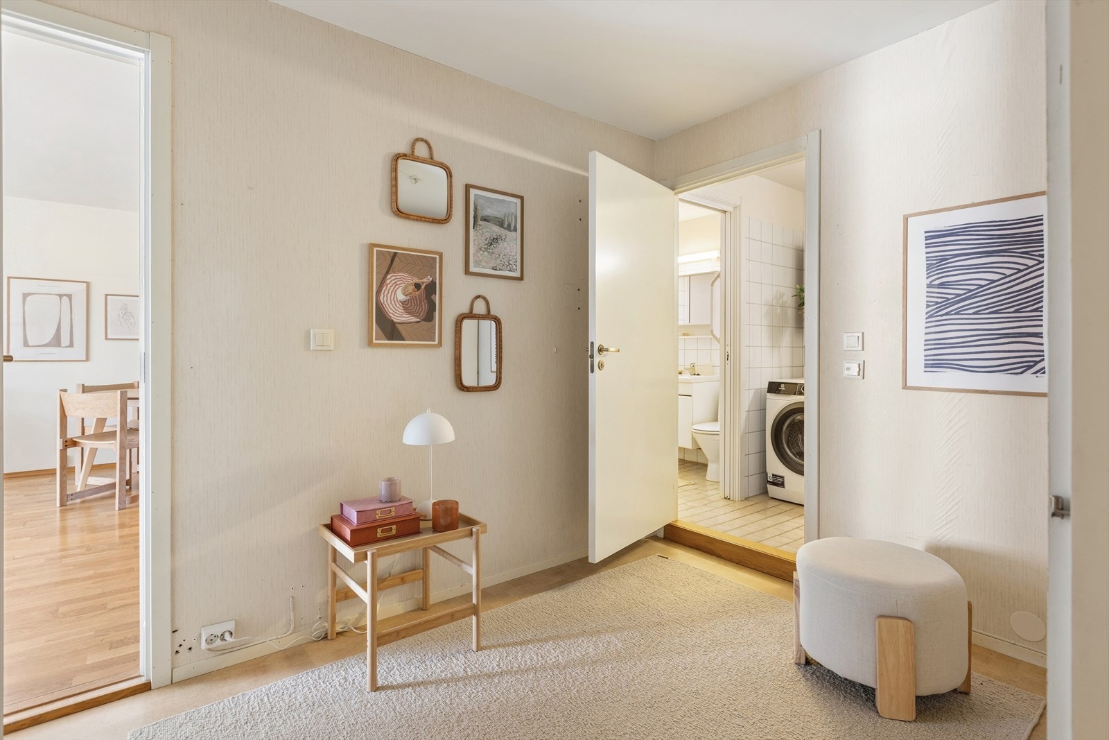 Fra gangen er det videre tilgang til badet. Galleribilde