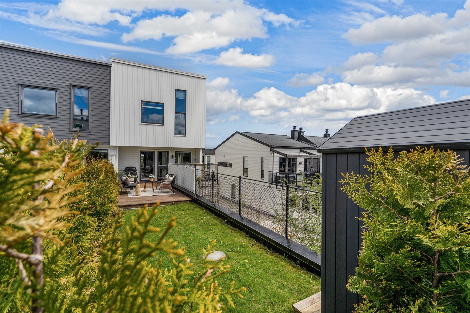 Velkommen til Grasveien 9, presenteres av Dardan Shabi v/Eiendomsmegler Krogsveen Sandnes! Fotograf: Nordbø Foto Galleribilde