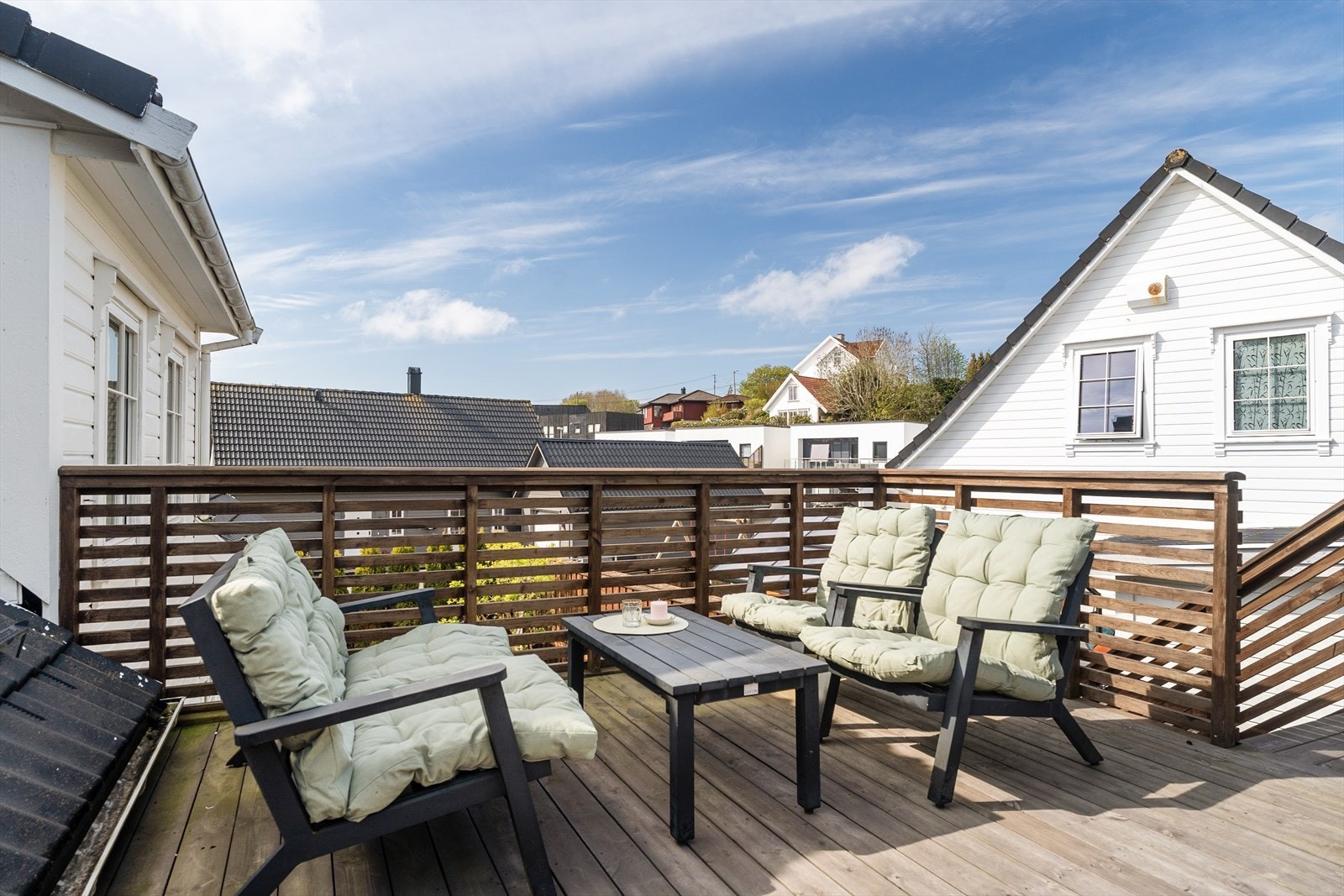 Stor takterrasse m/gode solforhold Galleribilde