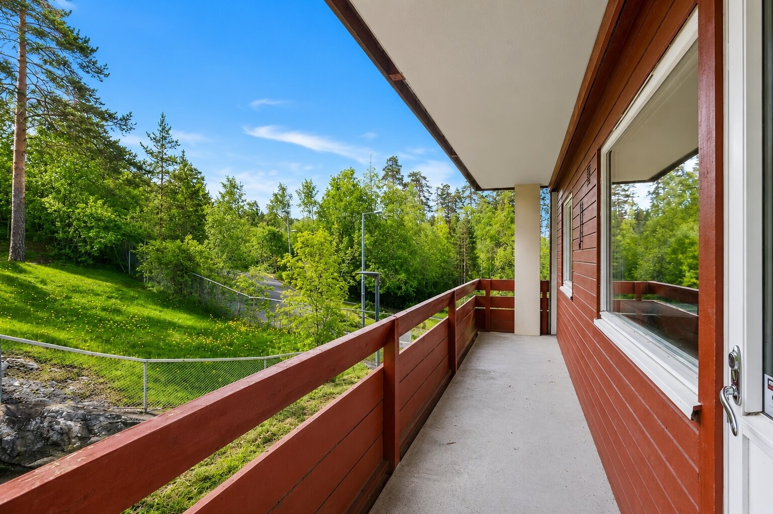 Også her er det god plass til sittegruppe og grillsone. Galleribilde