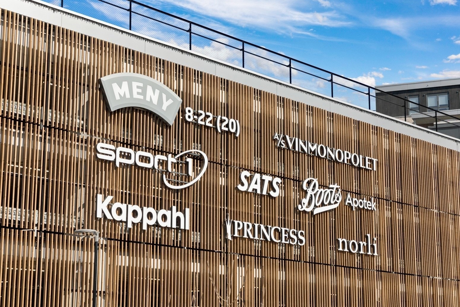 Rortunet kjøpesenter med alle servicefasiliteter en trenger i hverdagen. Galleribilde