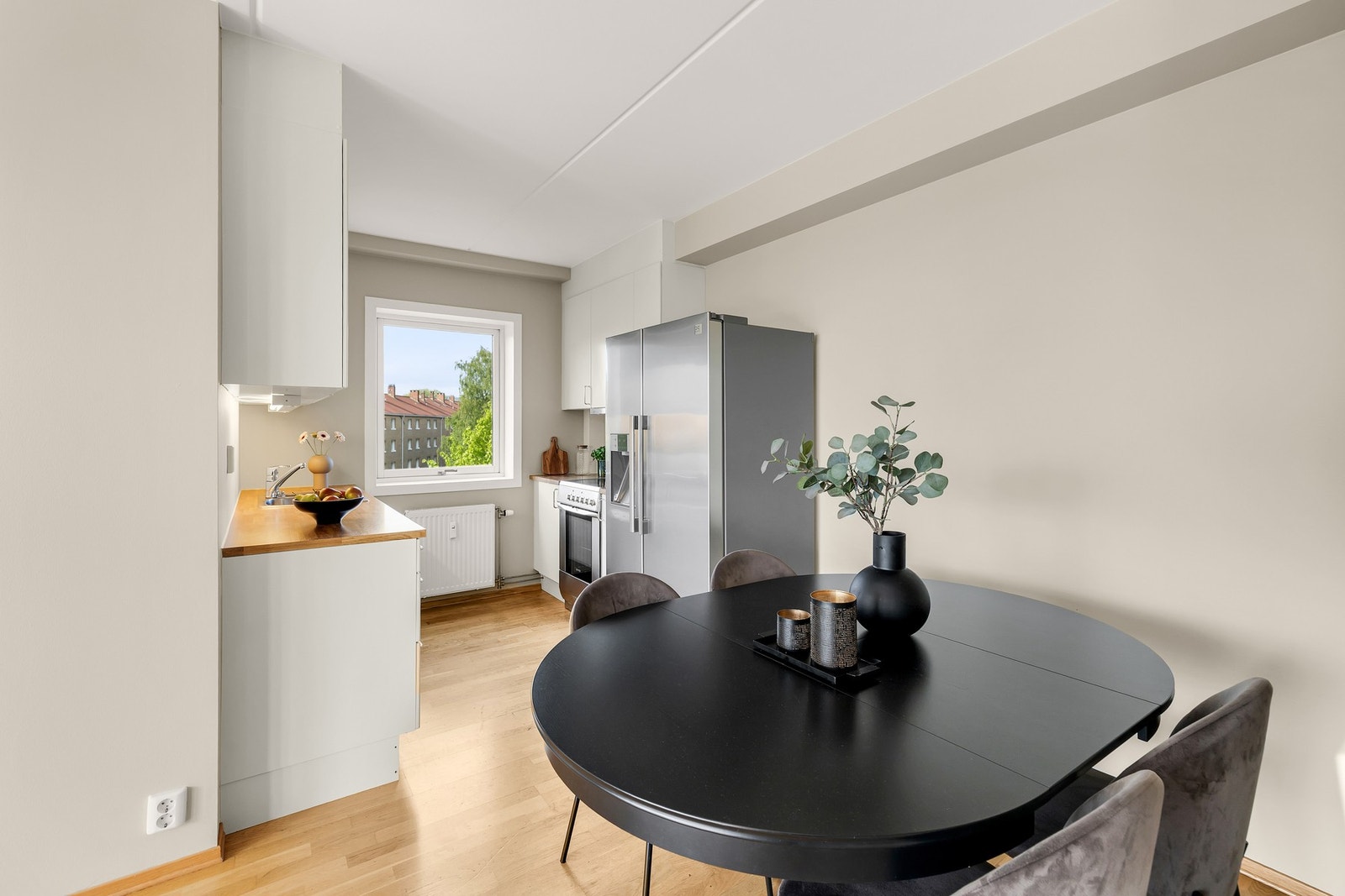 Det er god plass til å innrede med spisestuebord Galleribilde