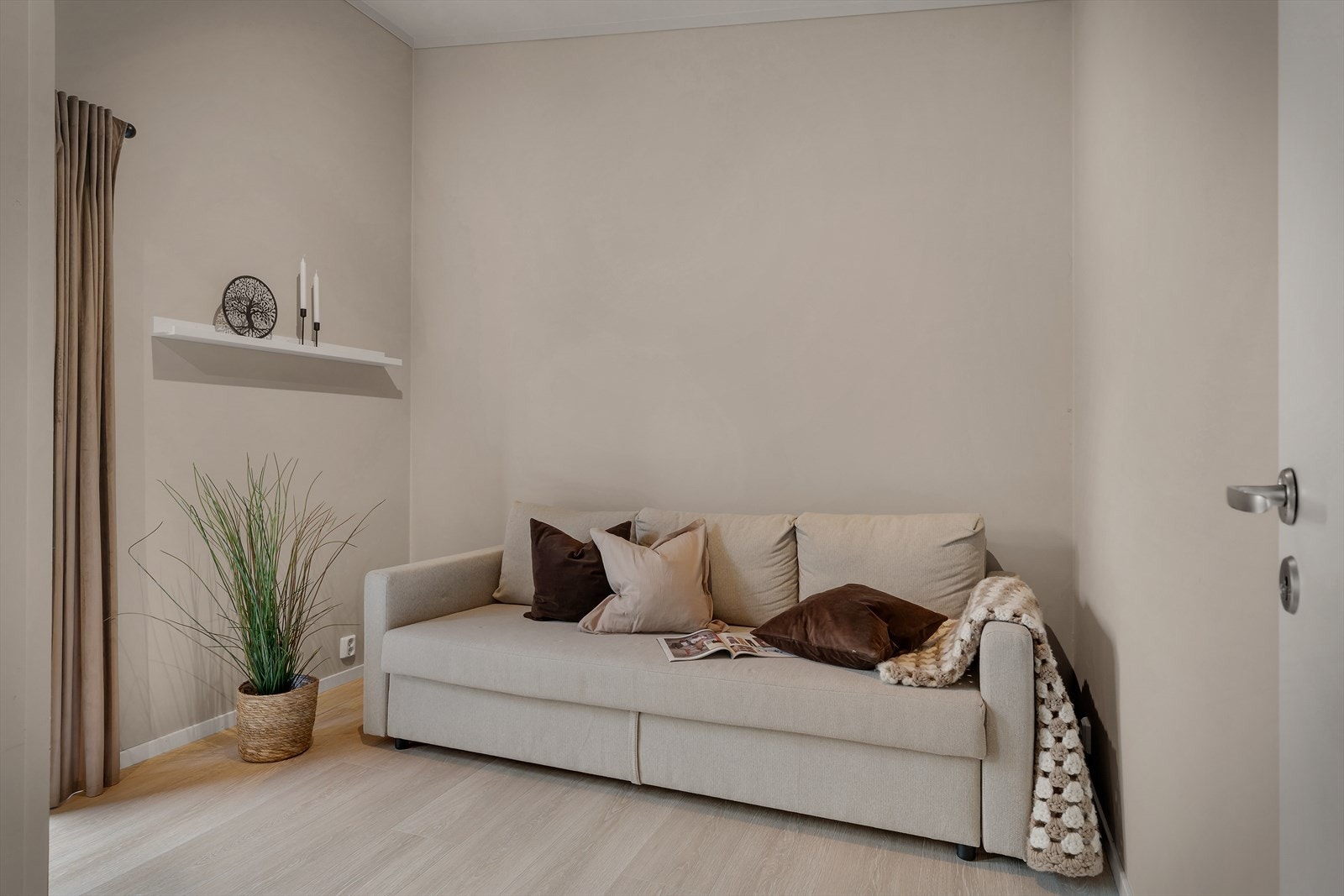 - Soverom 1 måler 9,9m² - Galleribilde