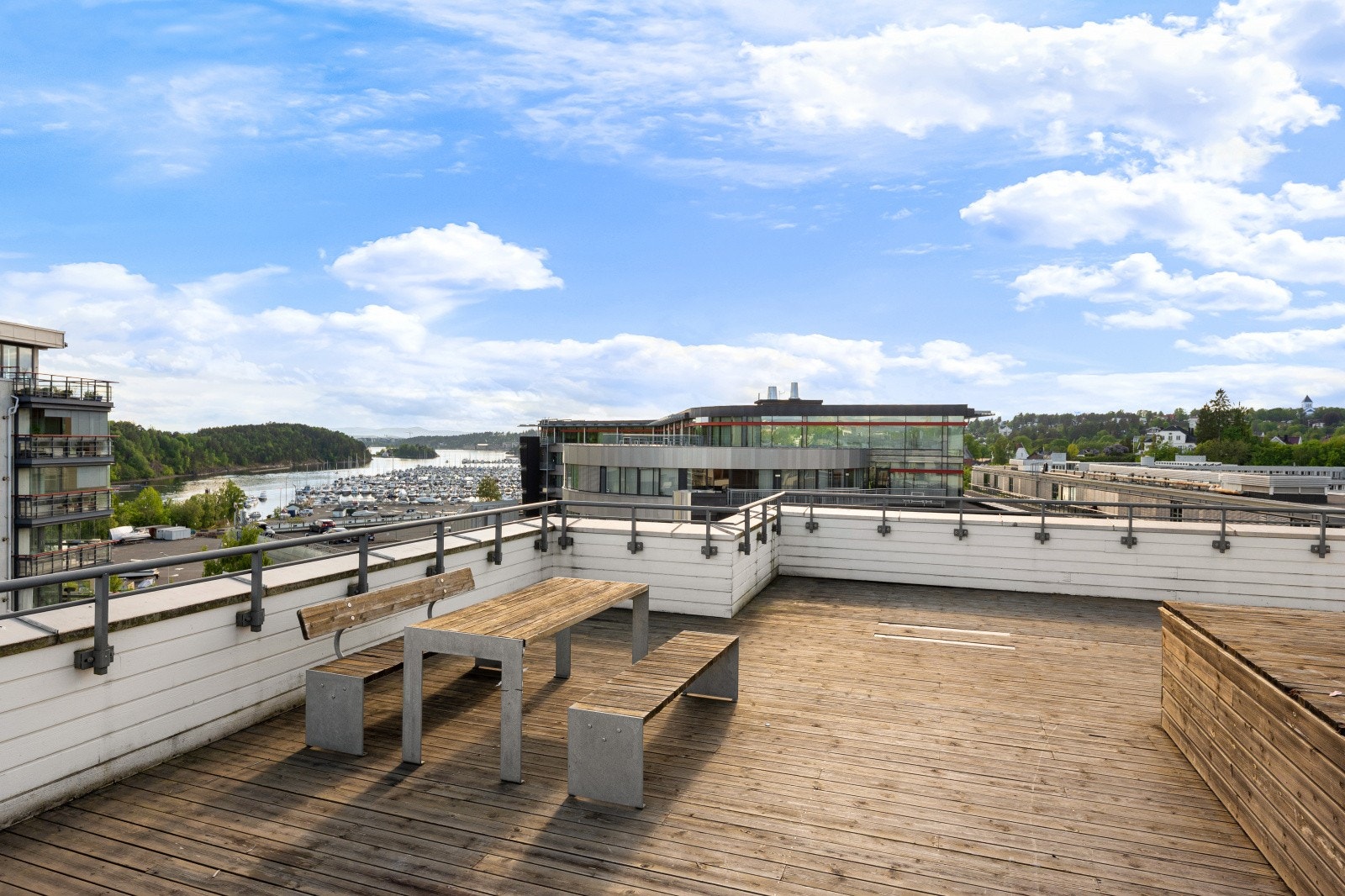 Flott takterrasse til fritt bruk for beboerne. Galleribilde