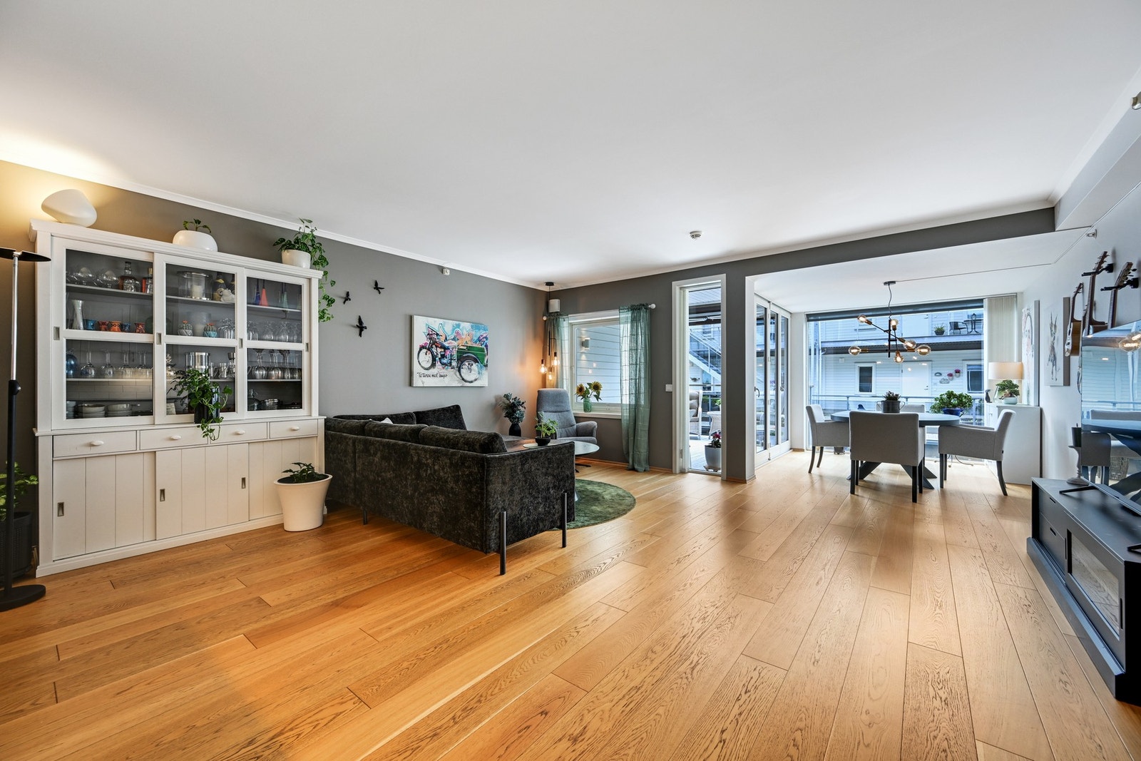 God plass for både spisestue, godstoler og sofa Galleribilde