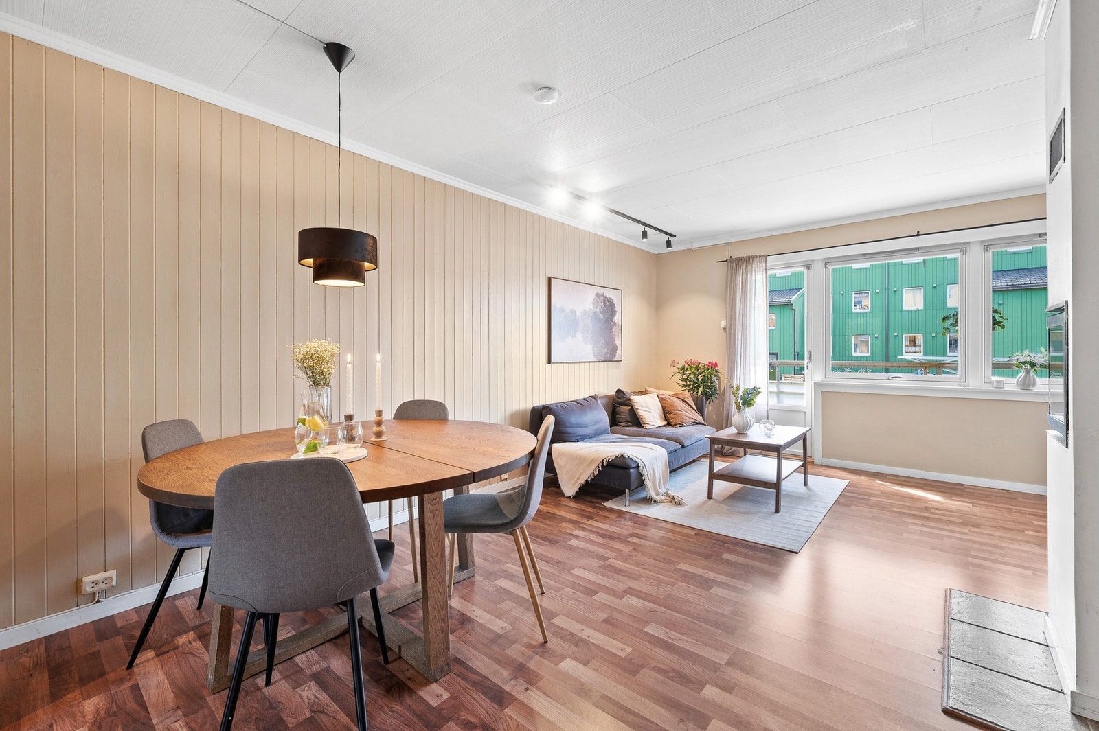 Stuen er på hele 26,1m² med ypperlige møbleringsmuligheter. Galleribilde