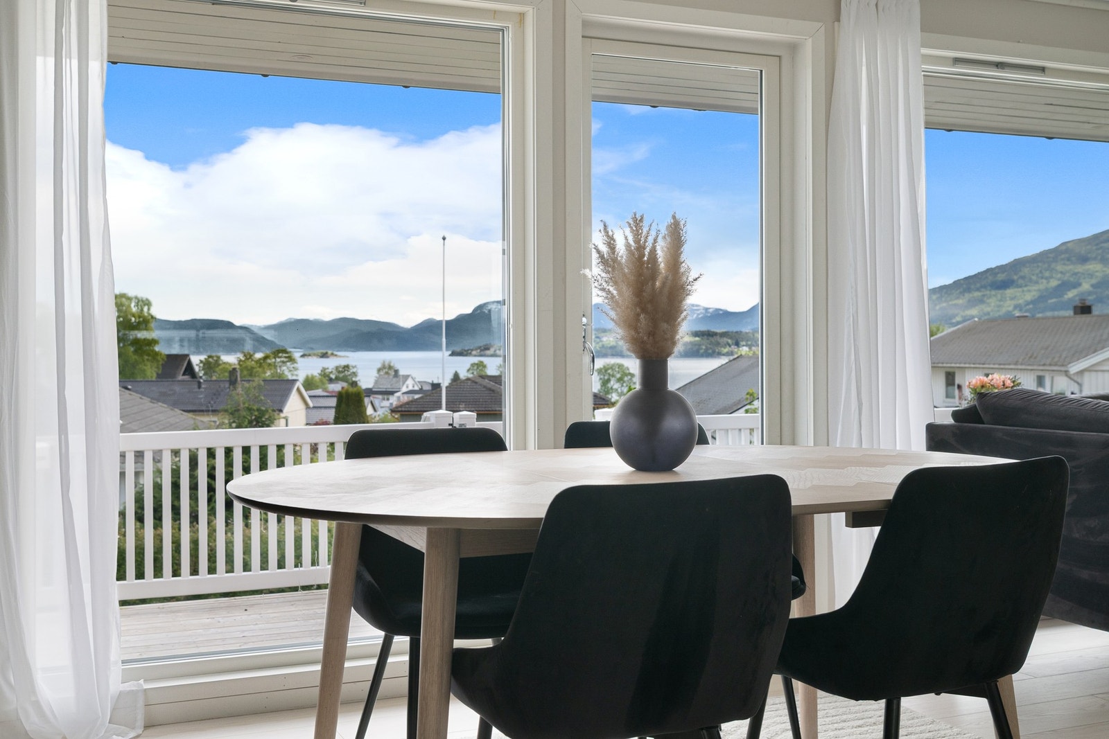 Spiseplass med utsikt! Galleribilde