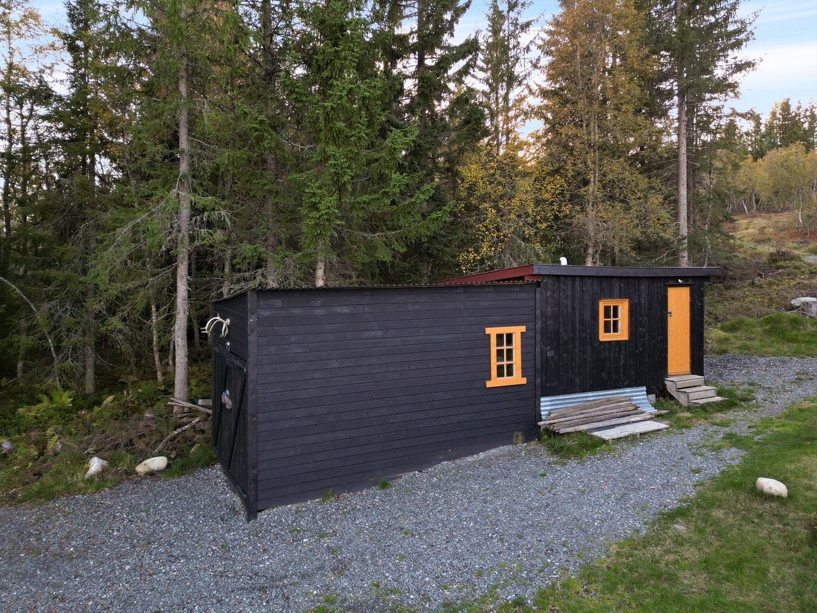 Stort uthus med gode lagringsmuligheter. Galleribilde