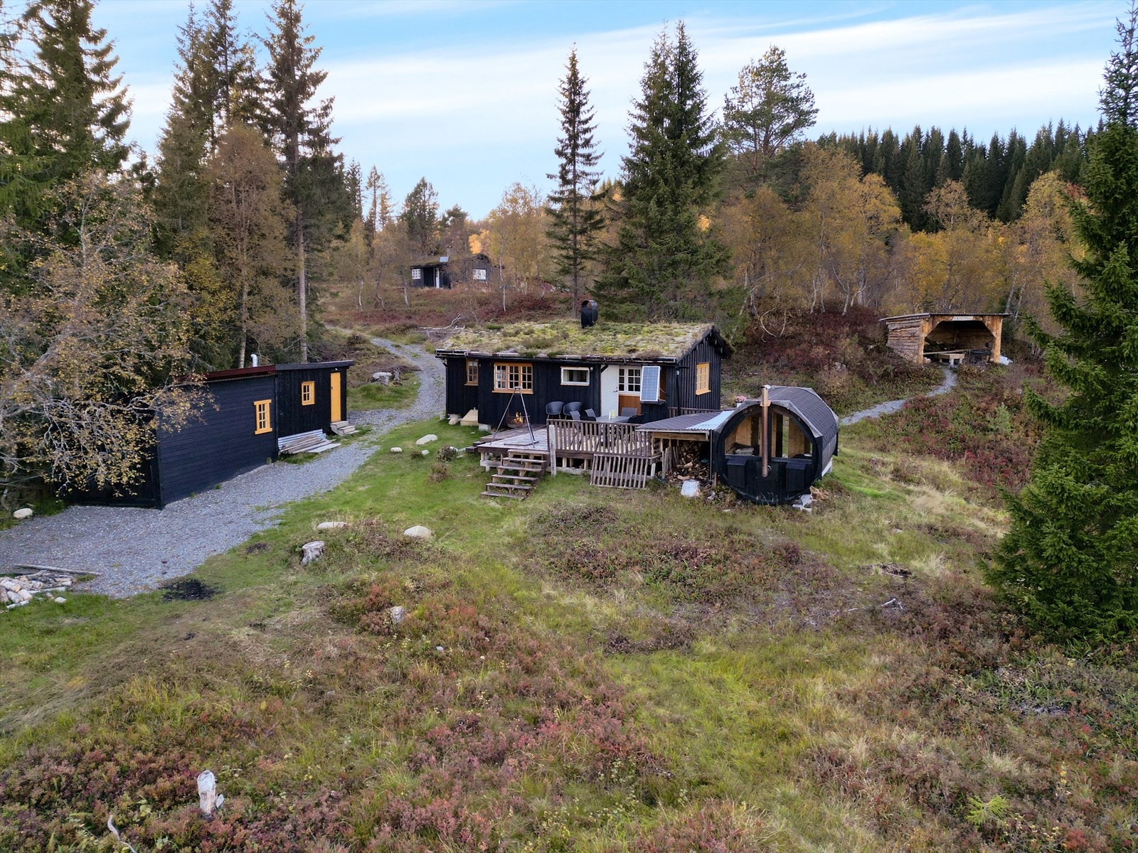 Flott hytteeiendom med fin og usjenert beliggenhet Galleribilde