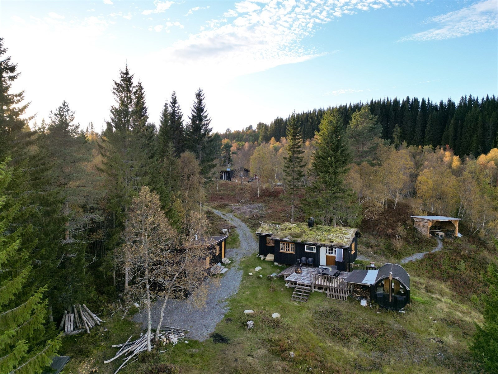 NB: Gapahuket til høyre på bildet står der ikke i dag, da stormen Amy gjorde skader på den. Galleribilde