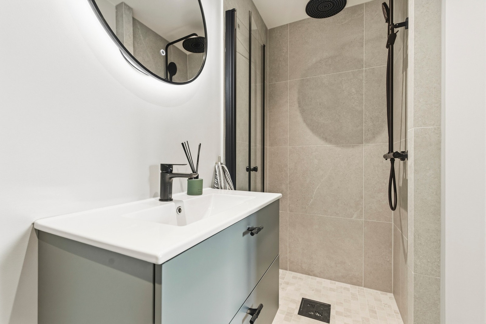 Badet har et moderne og lyst uttrykk. Galleribilde