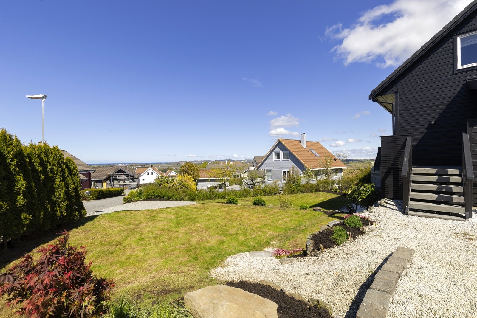 Stor og fin tomt med gode solforhold. Galleribilde