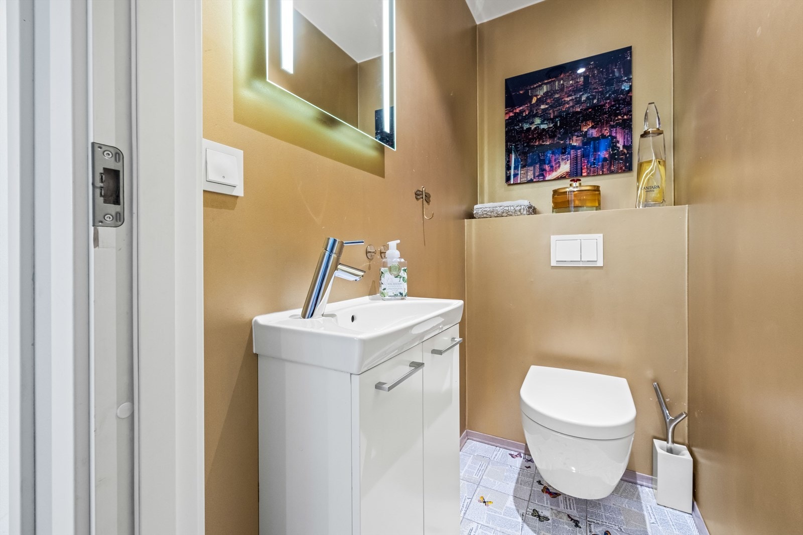 Wc i 1. etg. Galleribilde