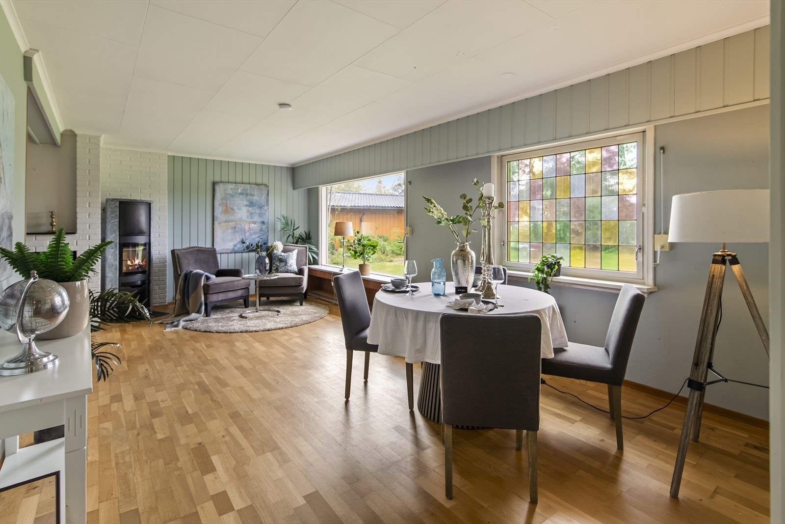 Stuen måler 37,5 m². Galleribilde