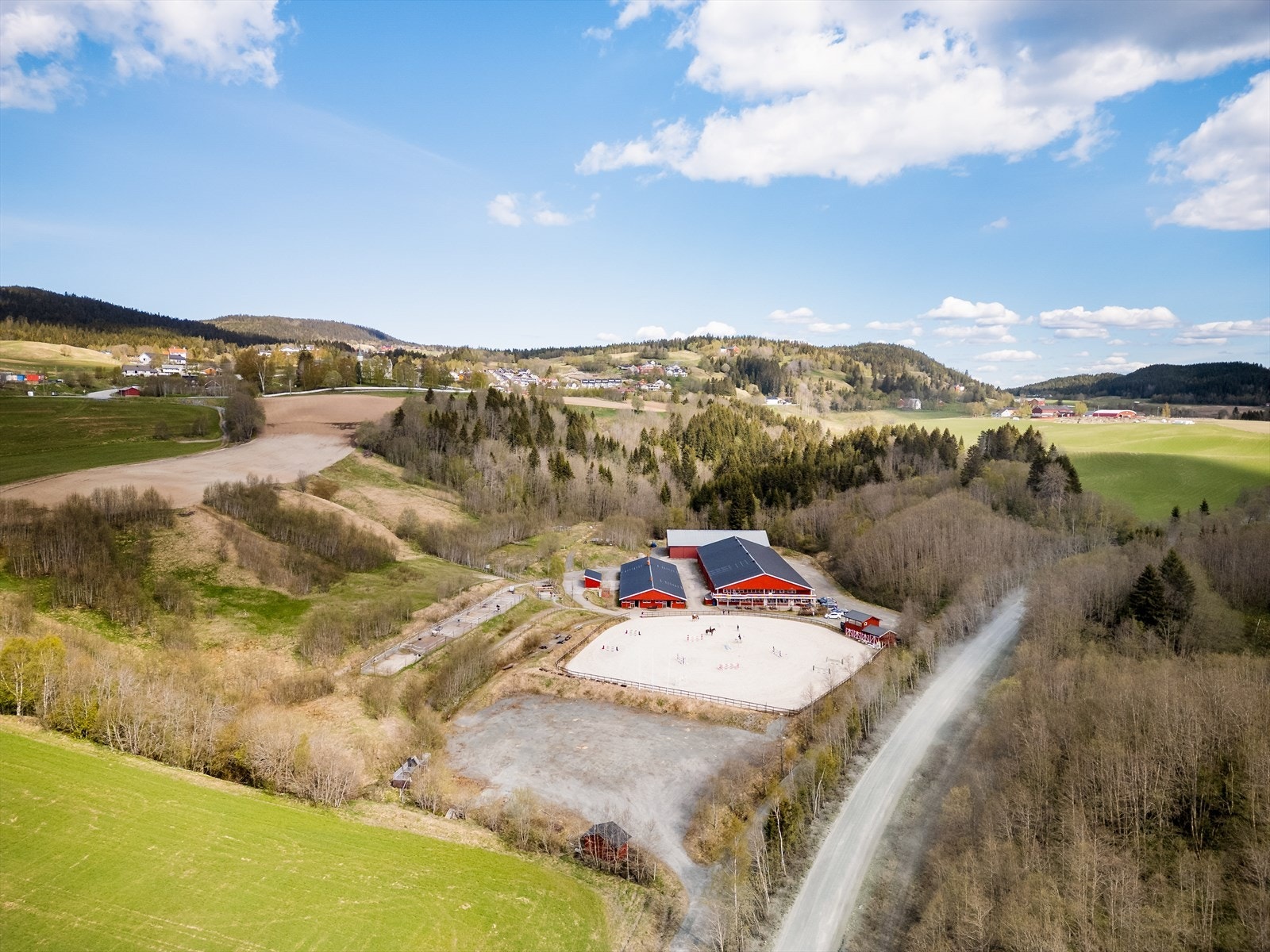 Bratsberg ridesenter ligger ca 20 minutter fra Trondheim sentrum. Galleribilde