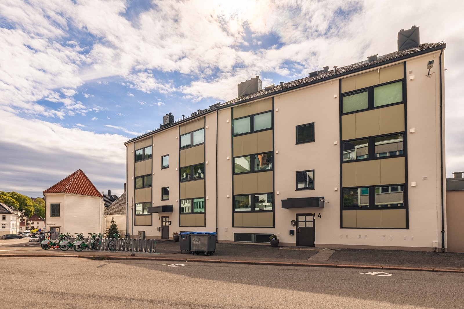 Velkommen inn - leiligheten ligger fint til i 2.etg. Galleribilde
