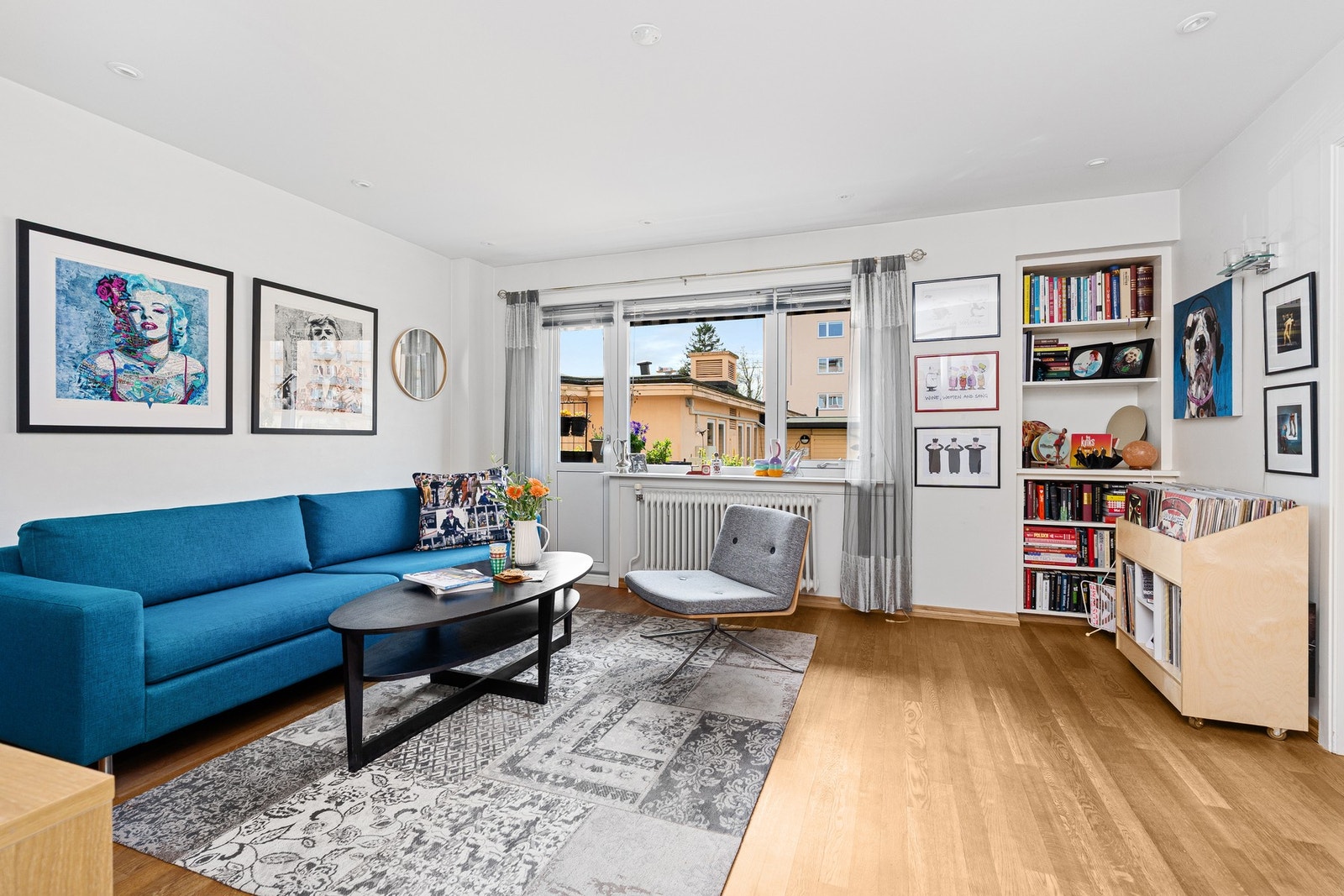 Fra stuen hvor det er dør ut til balkongen Galleribilde