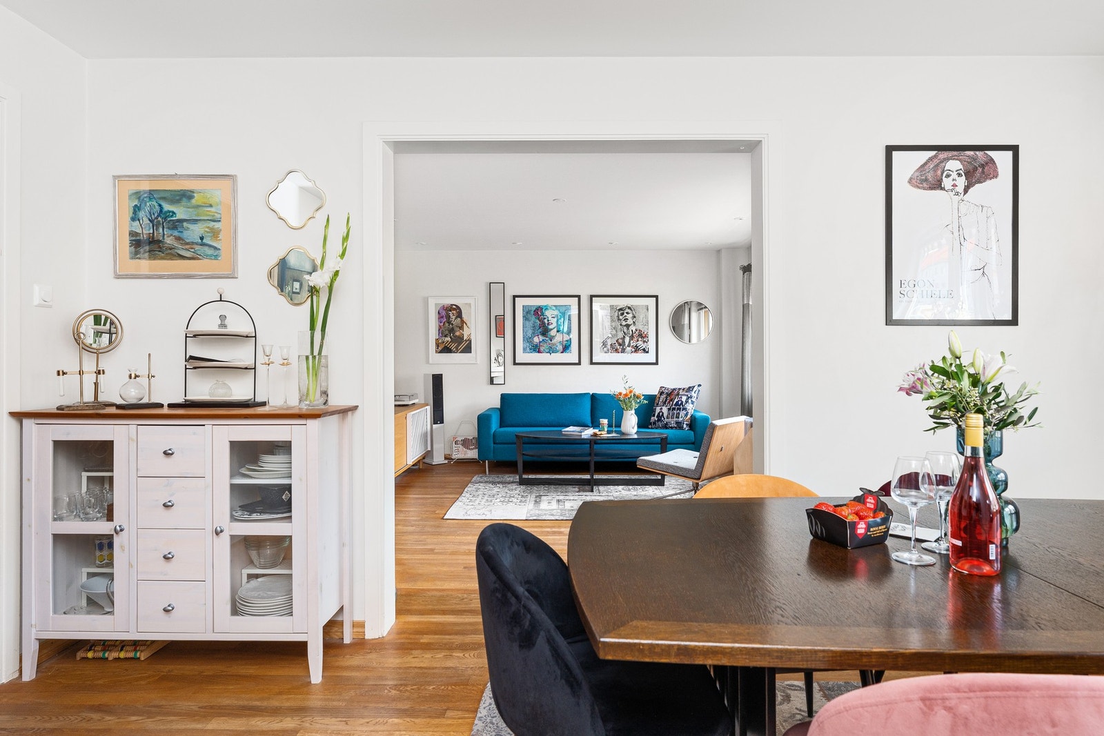 Fra spisestuen med plass til langbord Galleribilde