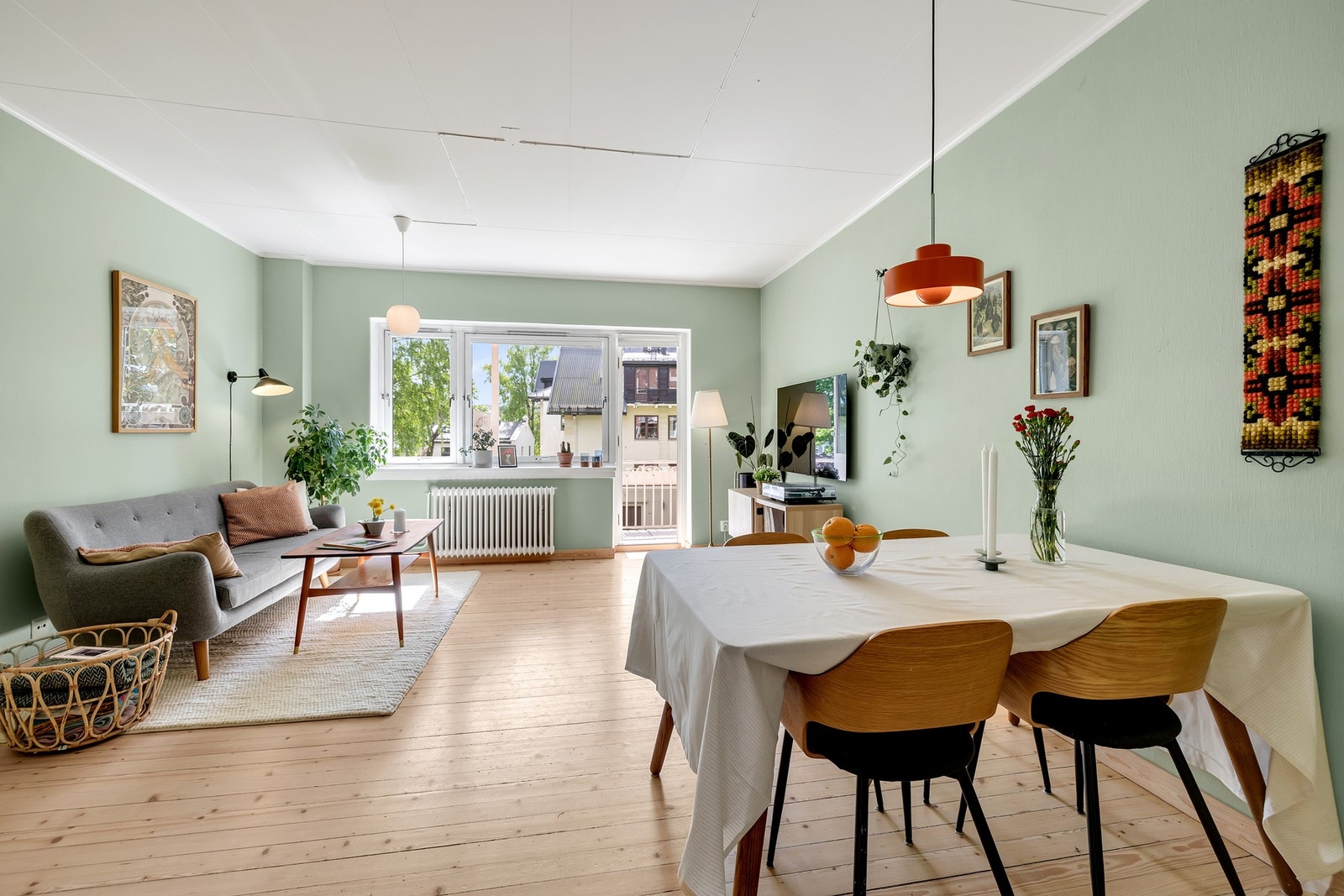Velkommen til Ensjøveien 26A - Presentert av Granit Zumberi v/EIE eiendomsmegling.
Foto: Markus Andersson. Galleribilde