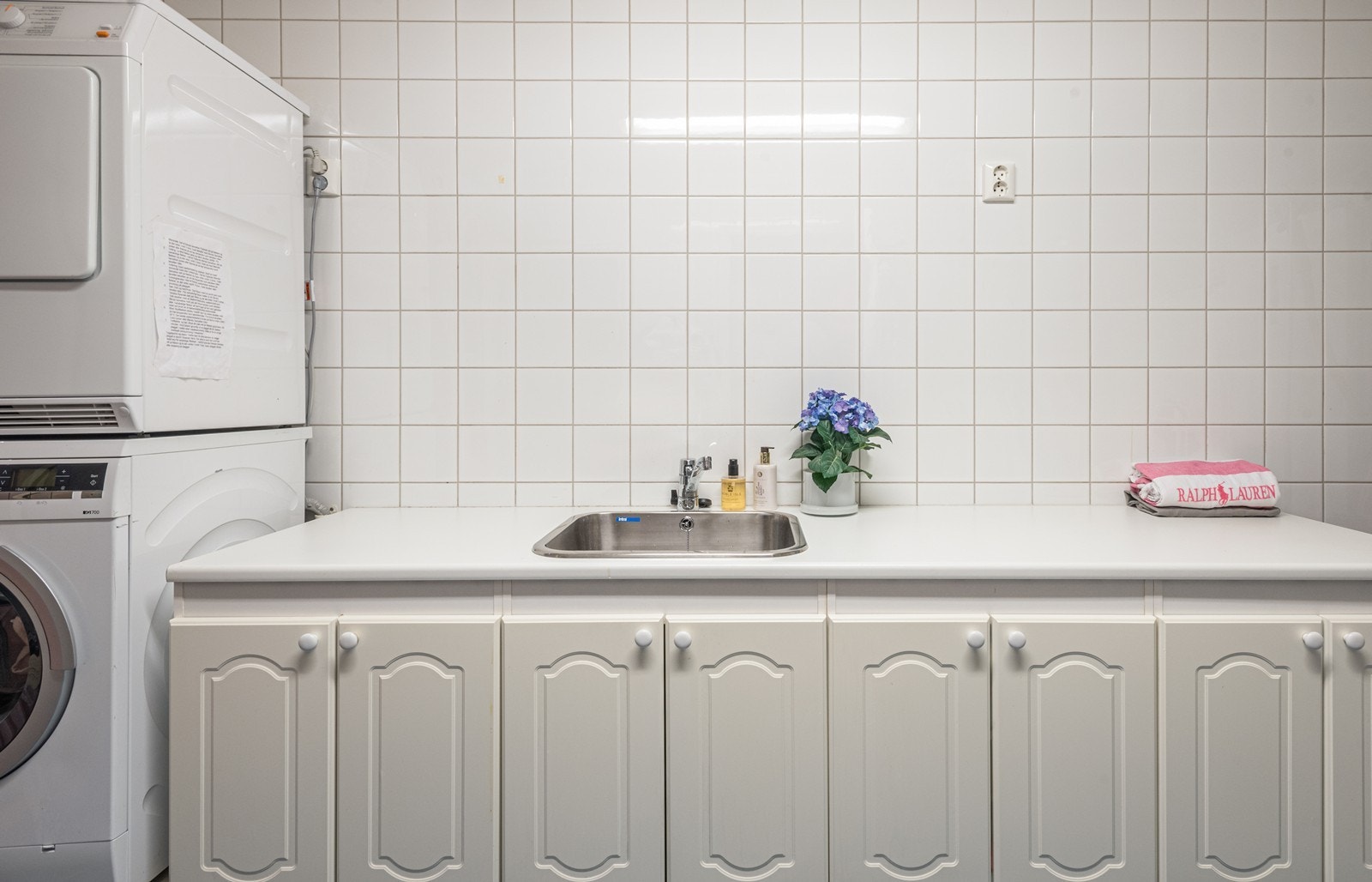 Eget vaskerom og flere boder. Galleribilde