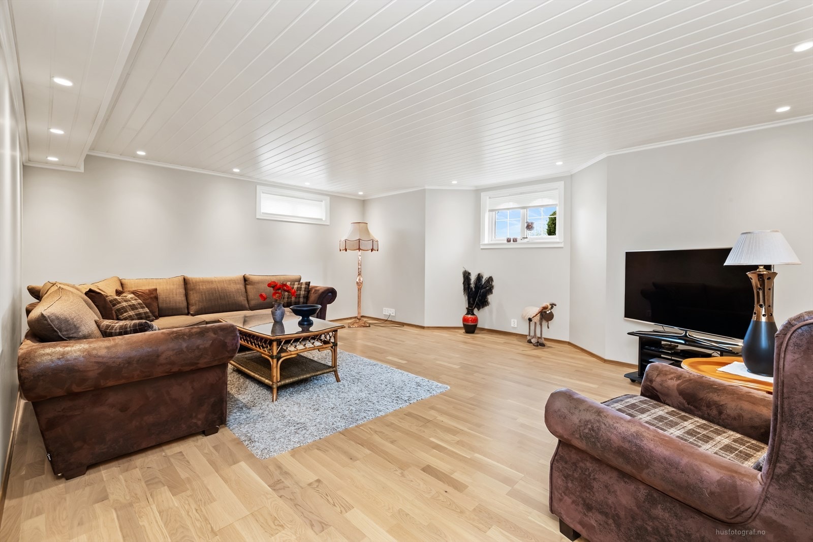 Kjellerstuen gir ekstra plass for familie og venner, perfekt som TV-stue eller lekerom. Galleribilde
