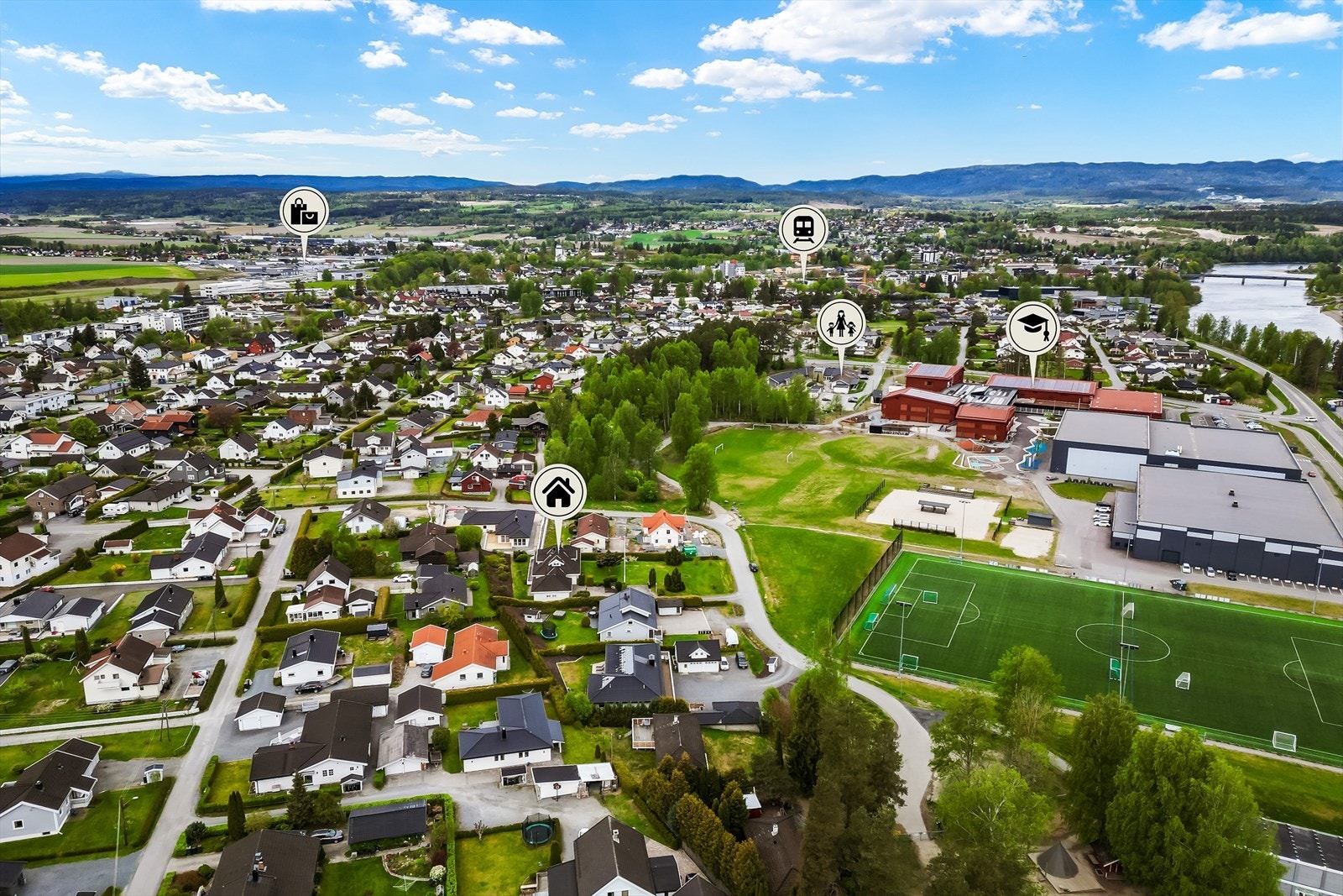Eiendommen ligger i et barnevennlig område med kort gangavstand til Espira Knerten barnehage (ca. 3 min) og Hokksund barneskole (ca. 5 min). Galleribilde
