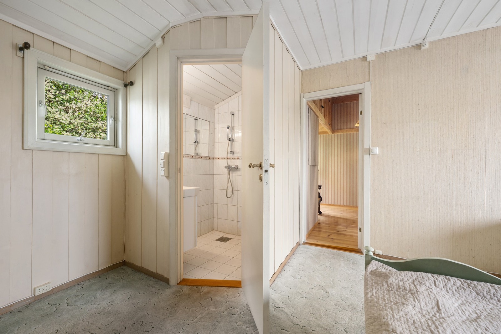 Soverom 2 - har ensuite bad/wc Galleribilde