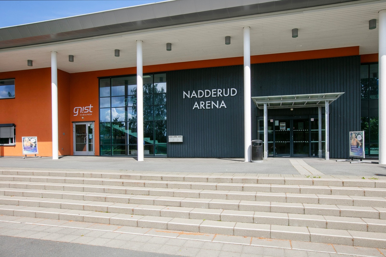 Gjønnes, Bekkestua og Nadderud har et ekstra rikt idrettstilbud, inkl Nadderudhallen og Arena Bekkestua Galleribilde