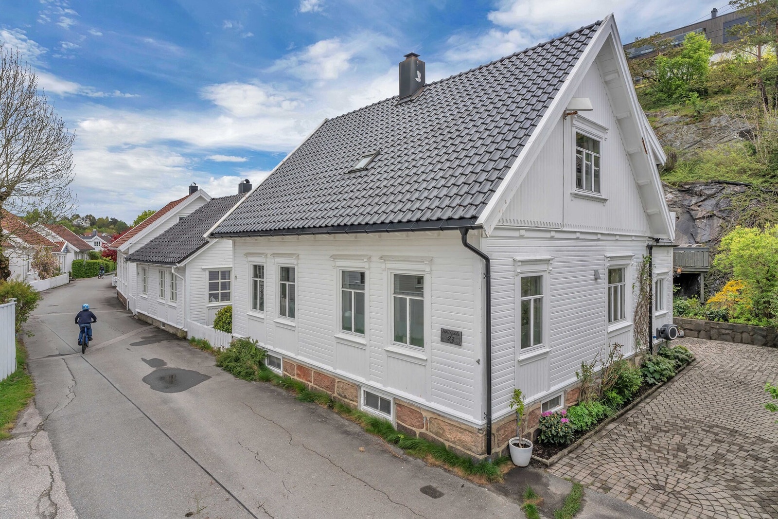 Koselig sørlandshus i idylliske Høllegada Galleribilde