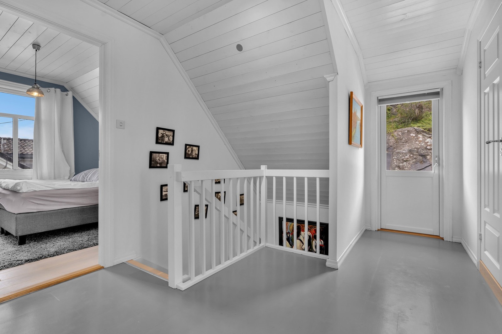 Gang 2. etasje med utgang til veranda Galleribilde