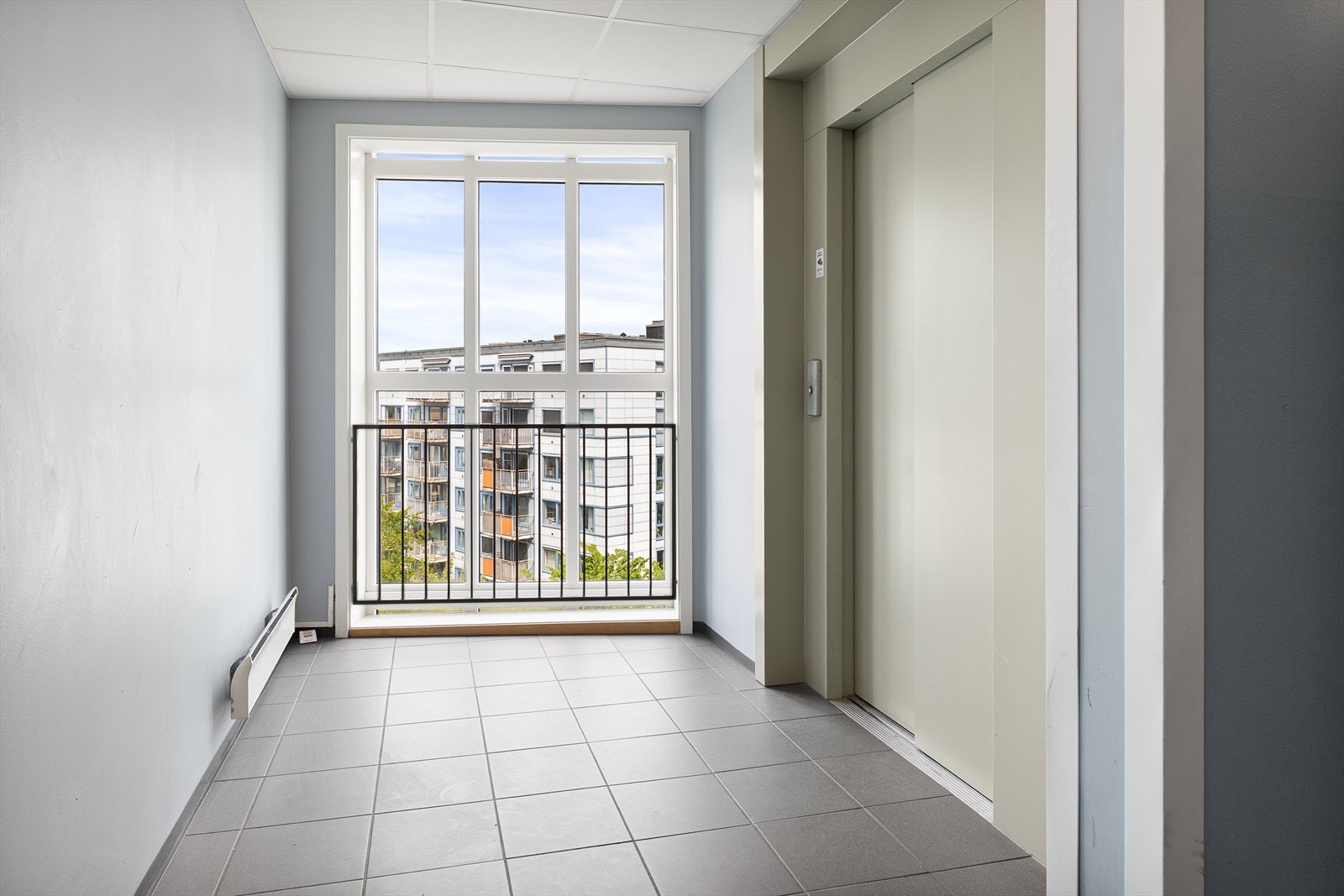 Felles oppgang med heis. Galleribilde