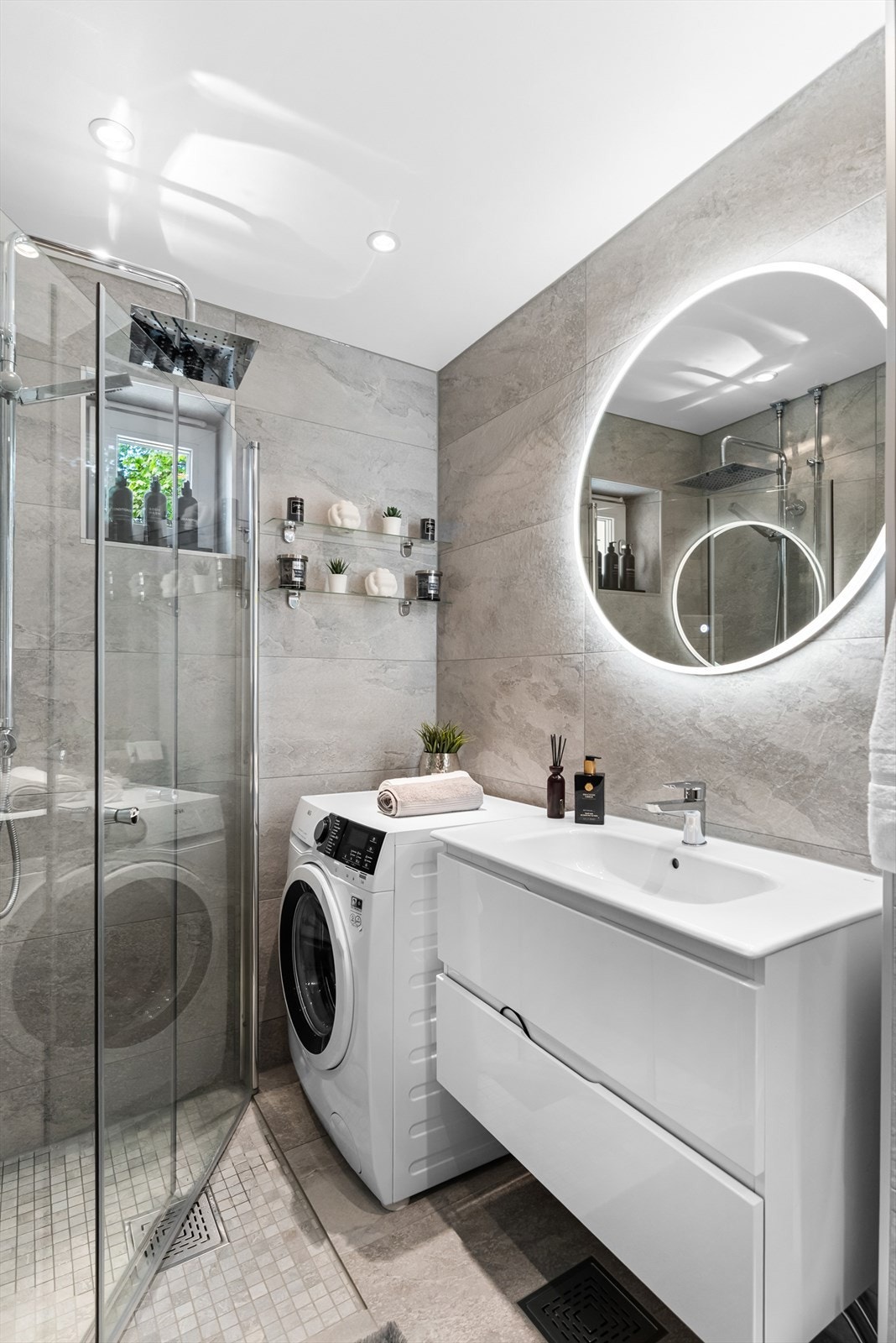 Badet ble pusset opp i regi av borettslaget i 2015. I 2020 ble det lagt flis på flis. Galleribilde