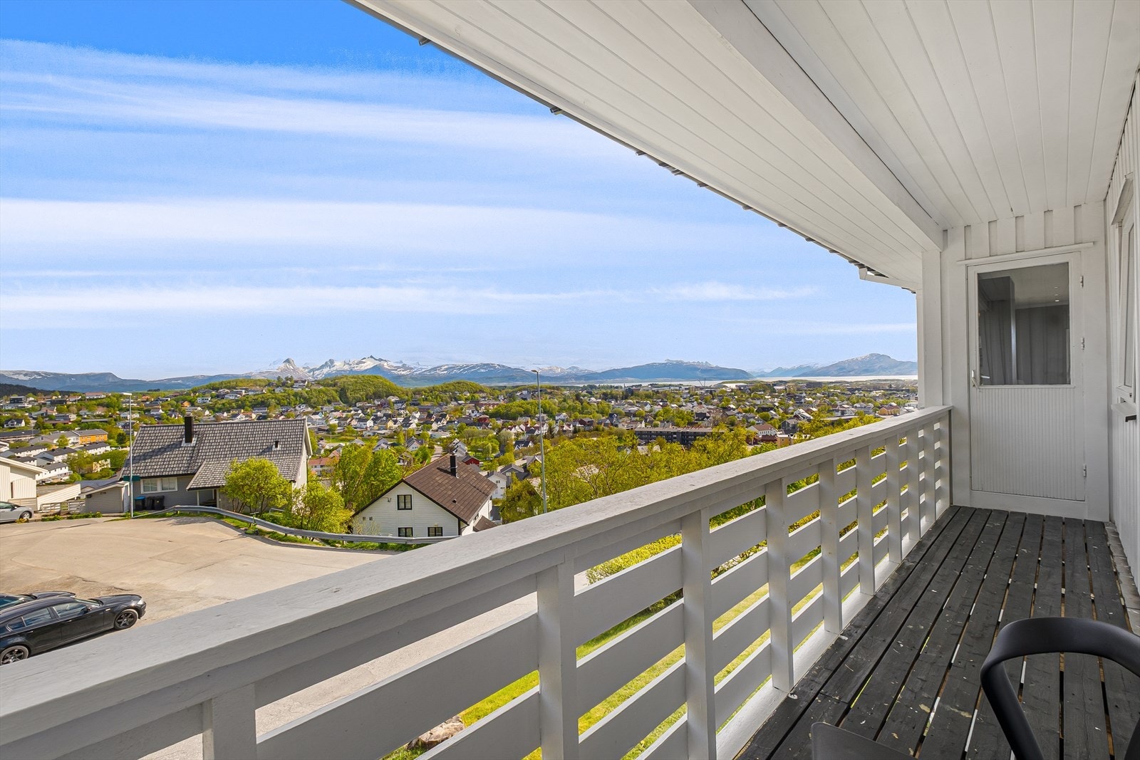 Terrasse med utgang fra hovedsoverom - Adkomst til stue Galleribilde