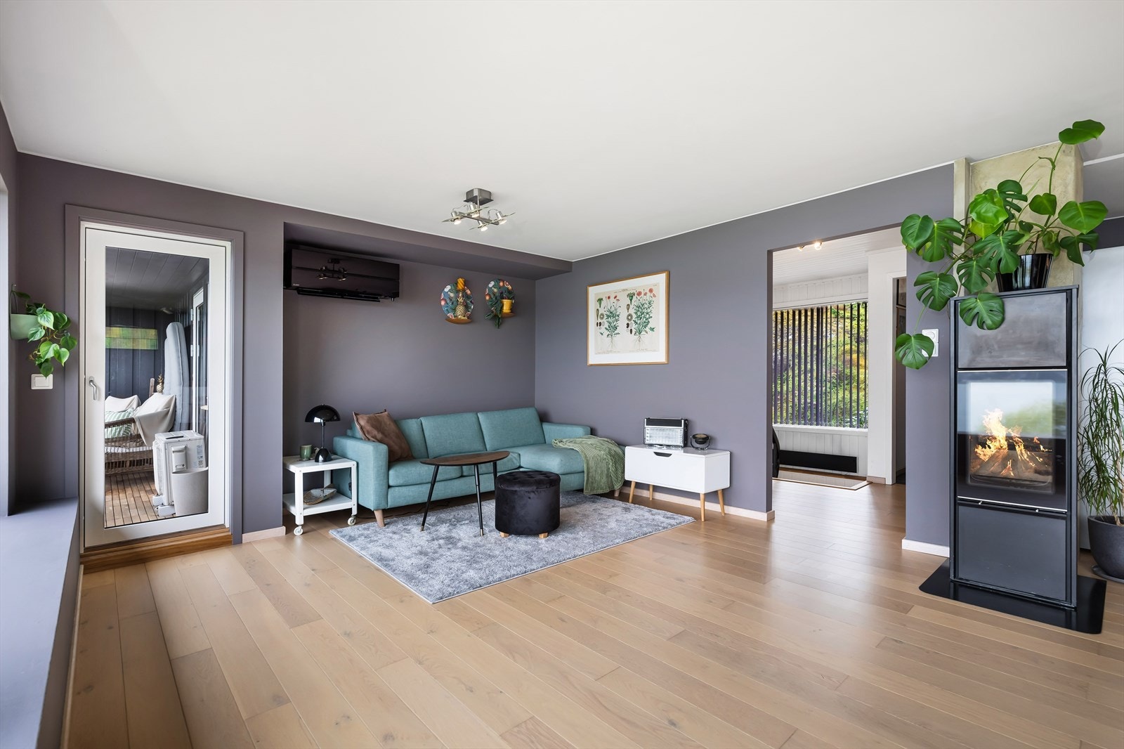 Fra stuen er det direkte utgang til en altan på 10 m². Galleribilde