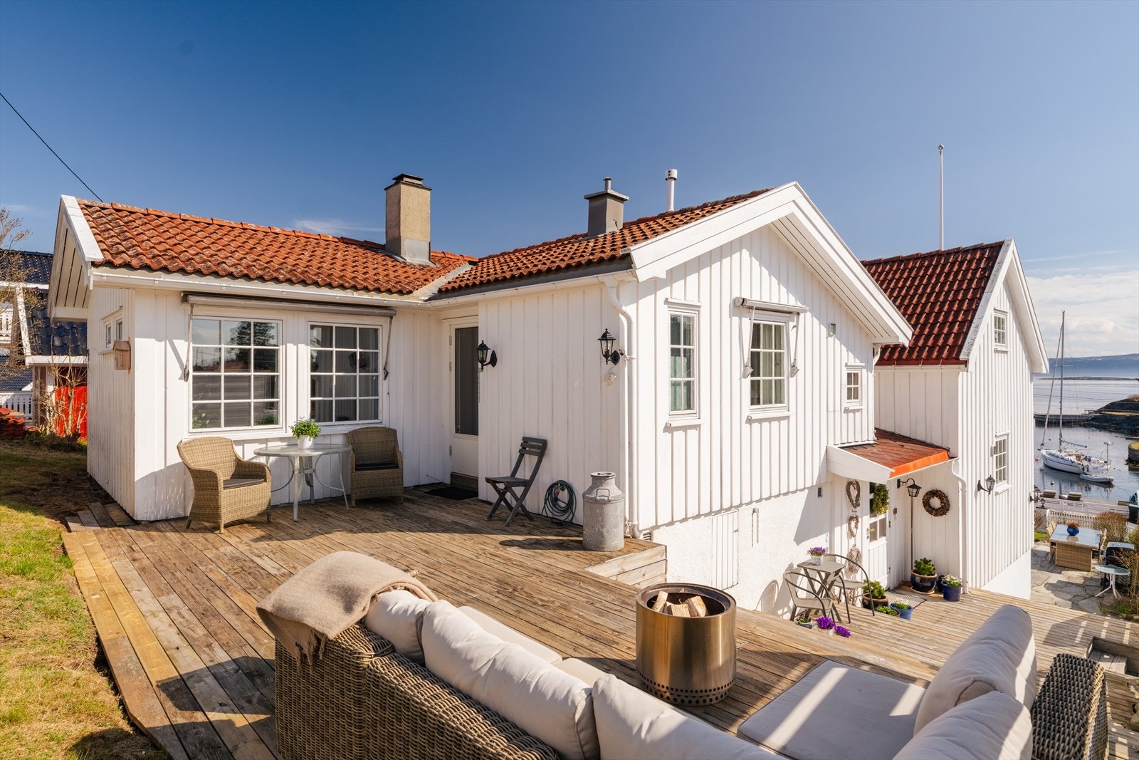 Det er etablert flere fine uteplasser med gode solforhold gjennom dagen. Galleribilde
