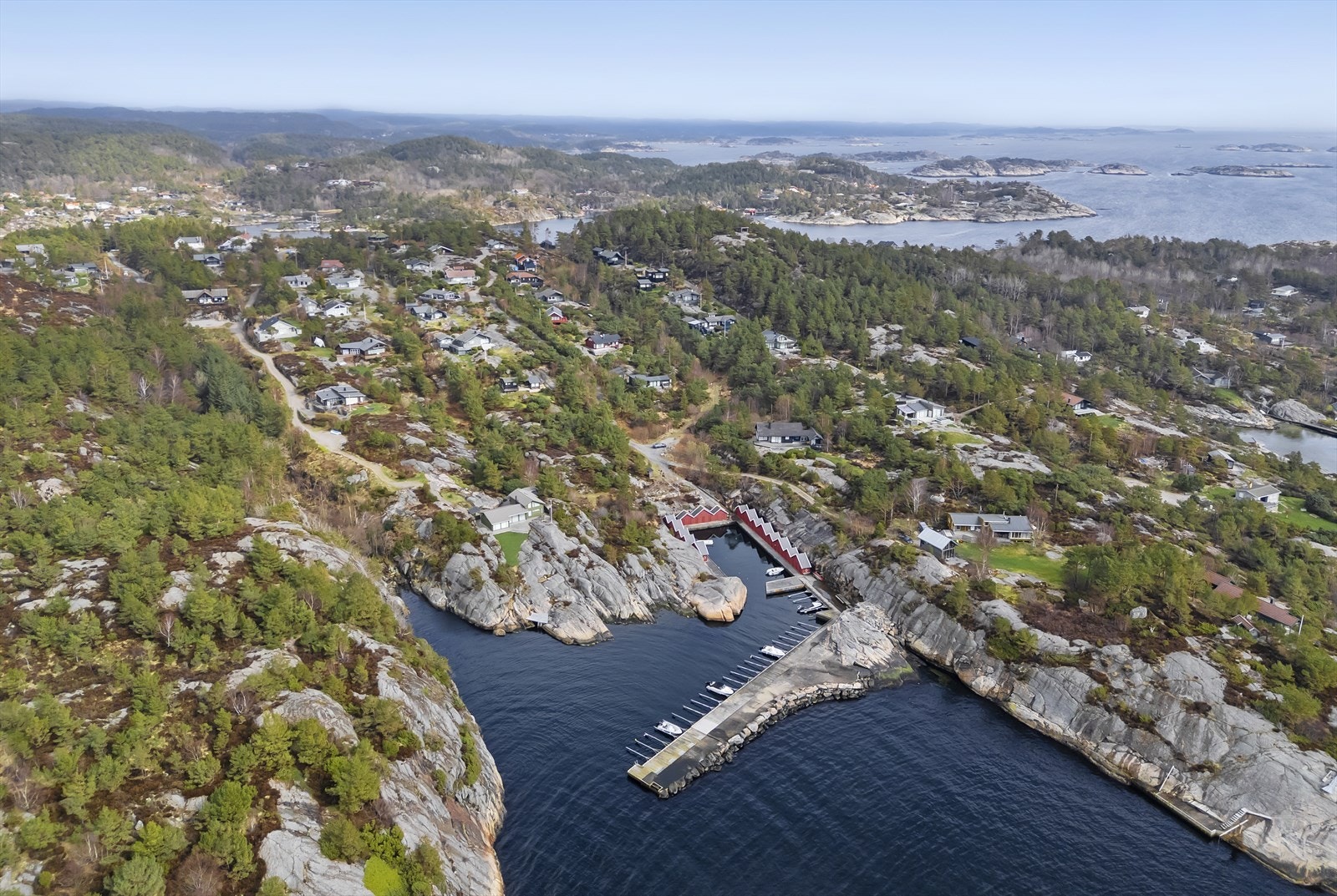 Vi tar turen ned til båthavna Galleribilde