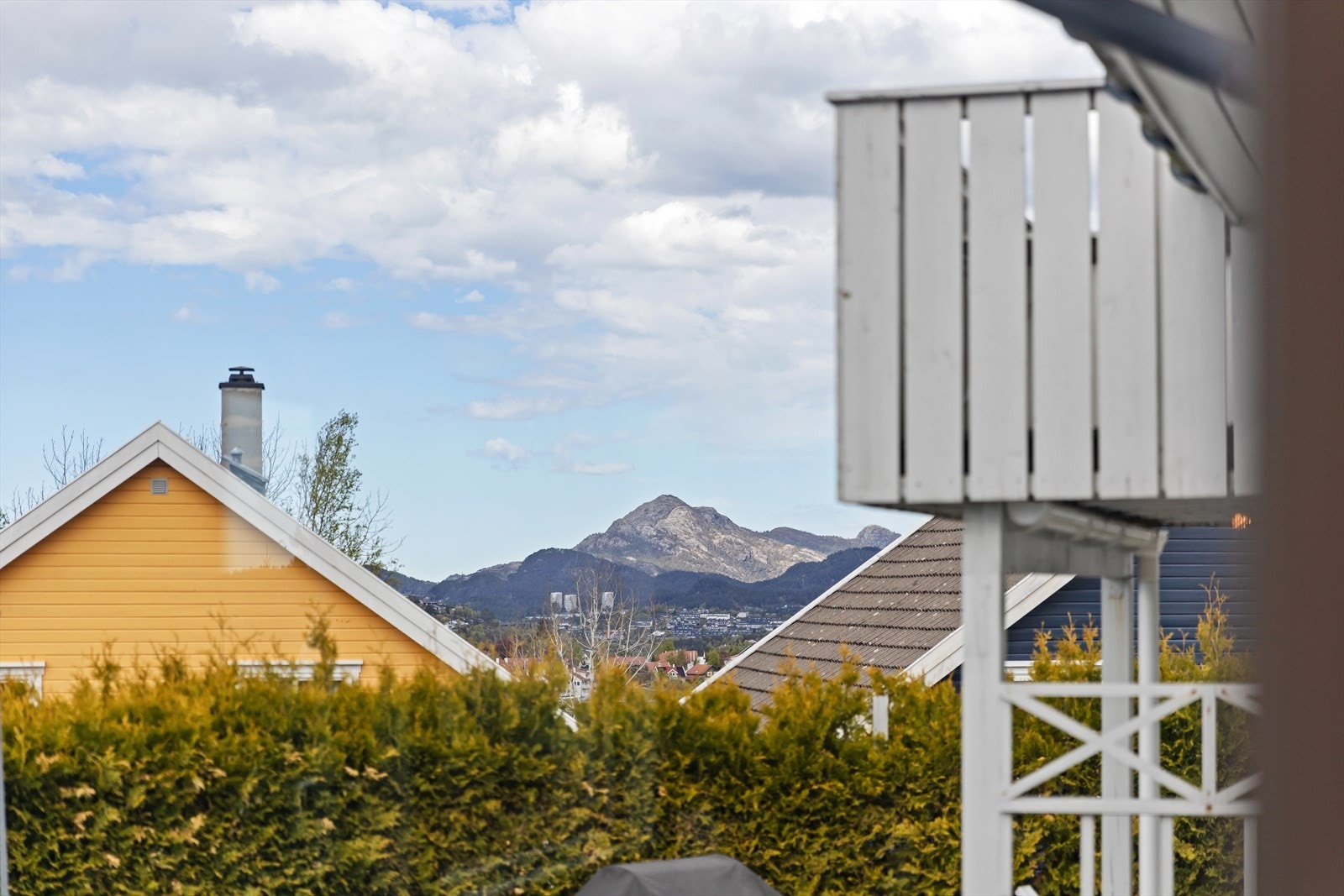 Flott utsikt mot Lyderhorn. Galleribilde