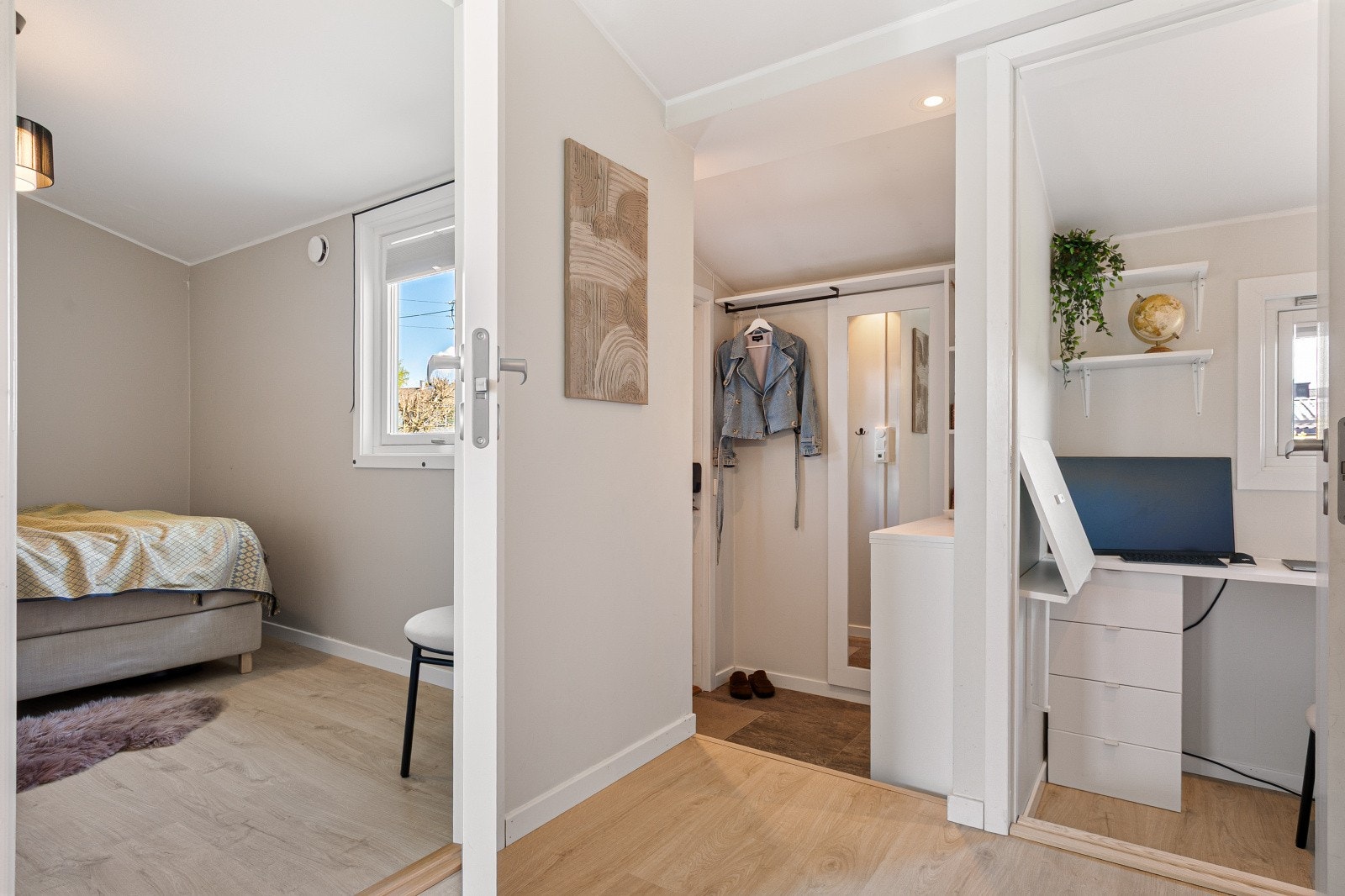 Boligen har varmekabler på bad og i entré, samt varmefolie i stue og øvrige rom. Galleribilde