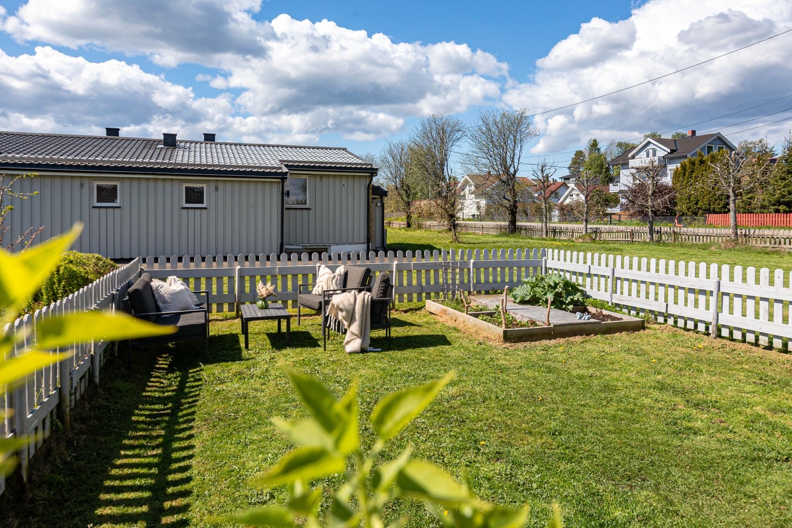 Hagedelen er inngjerdet, noe som er perfekt for de med små barn eller husdyr. Galleribilde