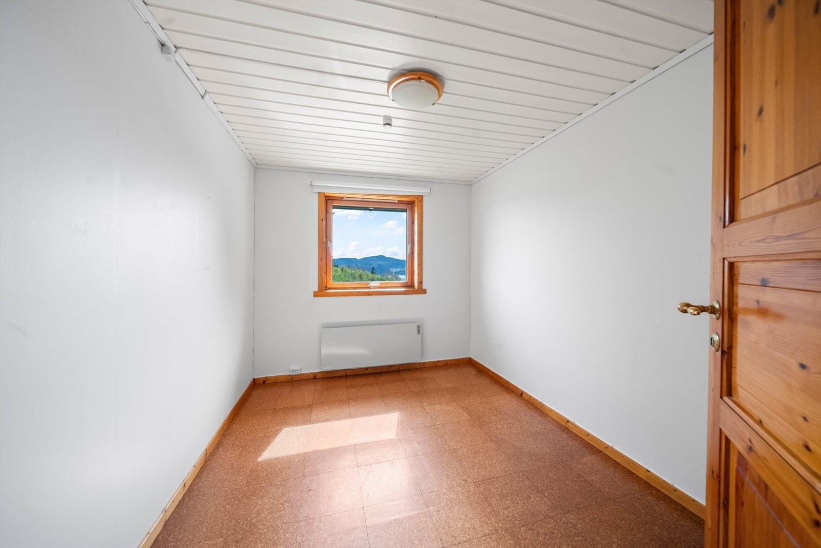 Rommene byr på vakker utsikt mot naturen og de omkringliggende omgivelsene. Galleribilde