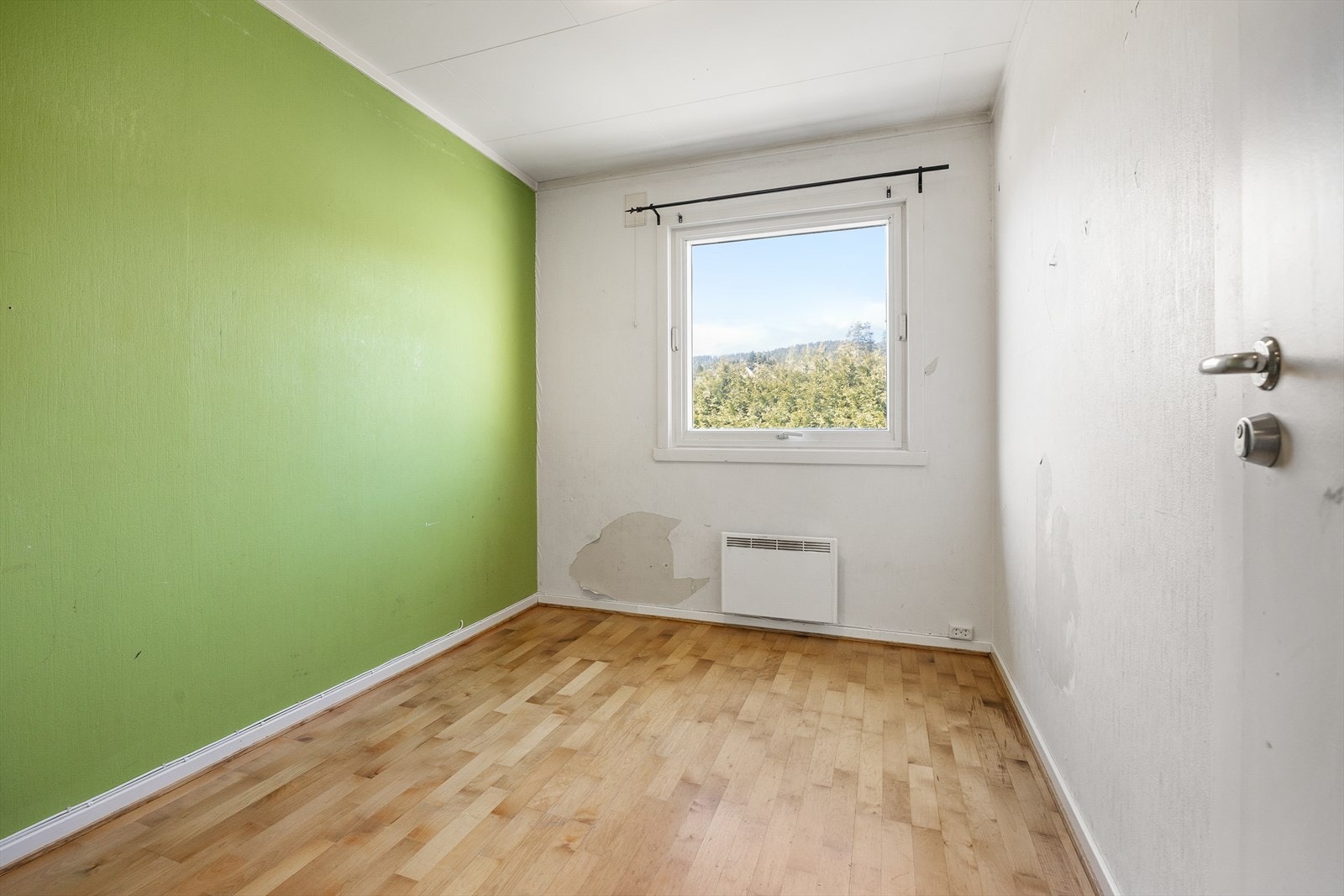 Rommene har malte trevinduer med 2-lags glass. Galleribilde