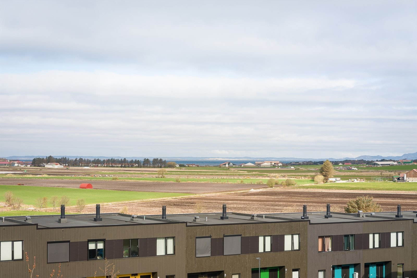 Nydelig utsikt mot sjøen og de landlige omgivelsene. Galleribilde