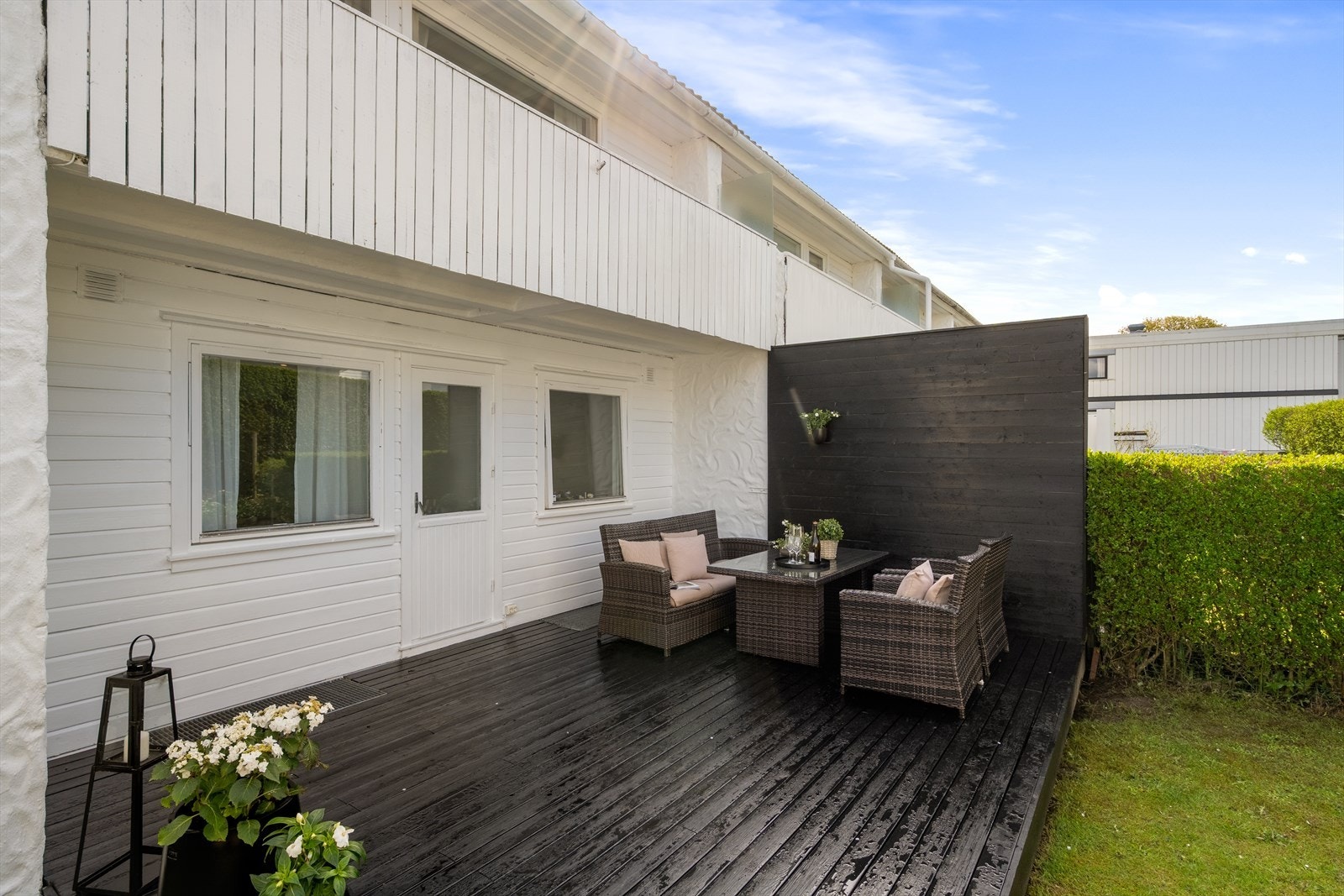 Solrik, vestvendt terrasse som måler ca. 21 kvm. Galleribilde