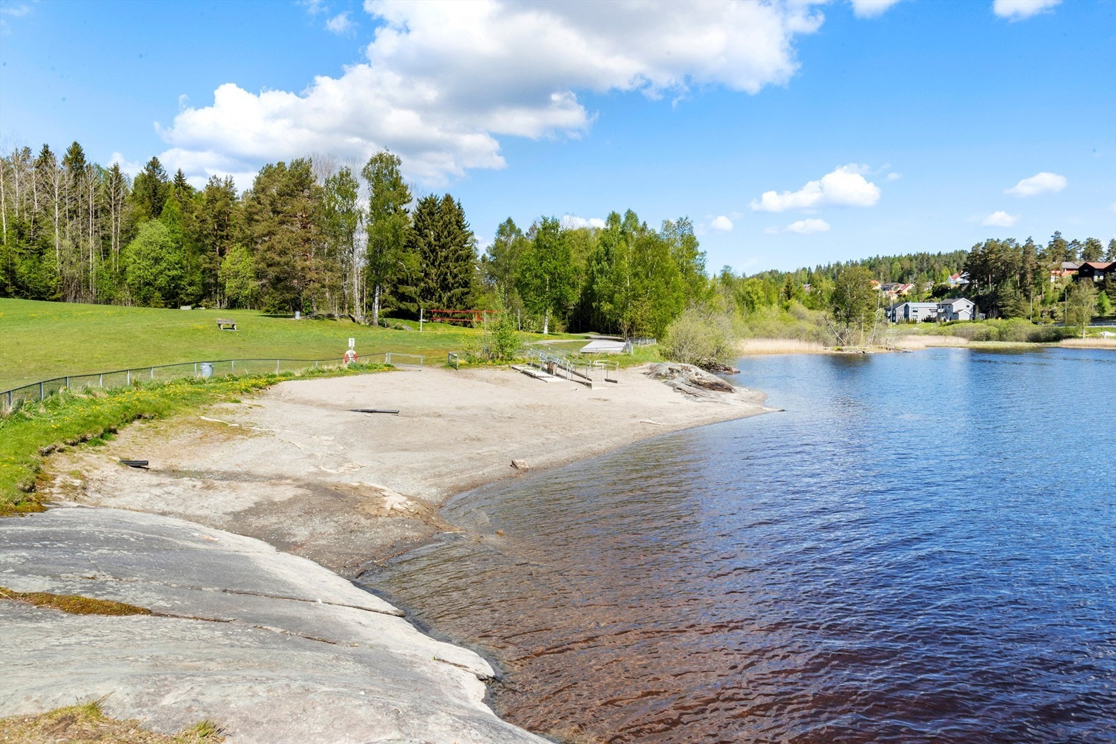 Kort vei til badeplasser og rekreasjonsområder. Galleribilde