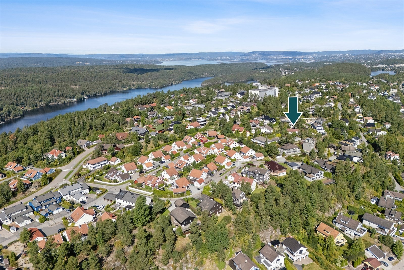 Dronefoto over området Galleribilde