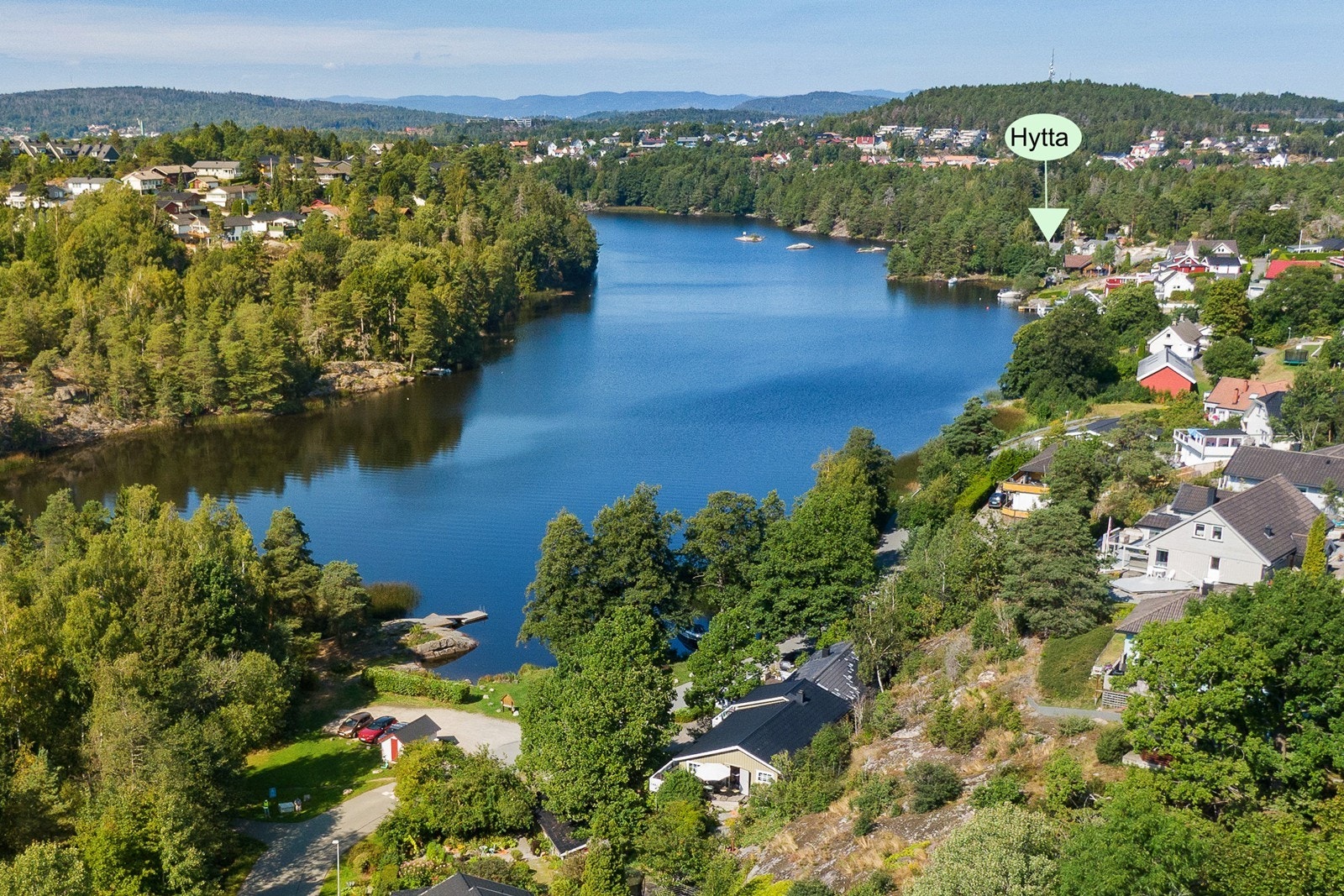 Herfra er alt av bymessige tilbud lett tilgjengelig i tillegg til et utvalg idylliske plasser langs vannet og i skogsområder. Galleribilde