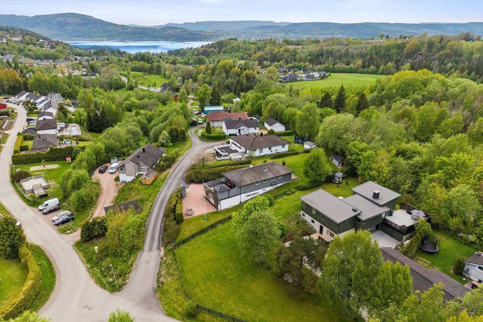 Boligen ligger i et attraktivt og barnevennlig boligområde! Galleribilde