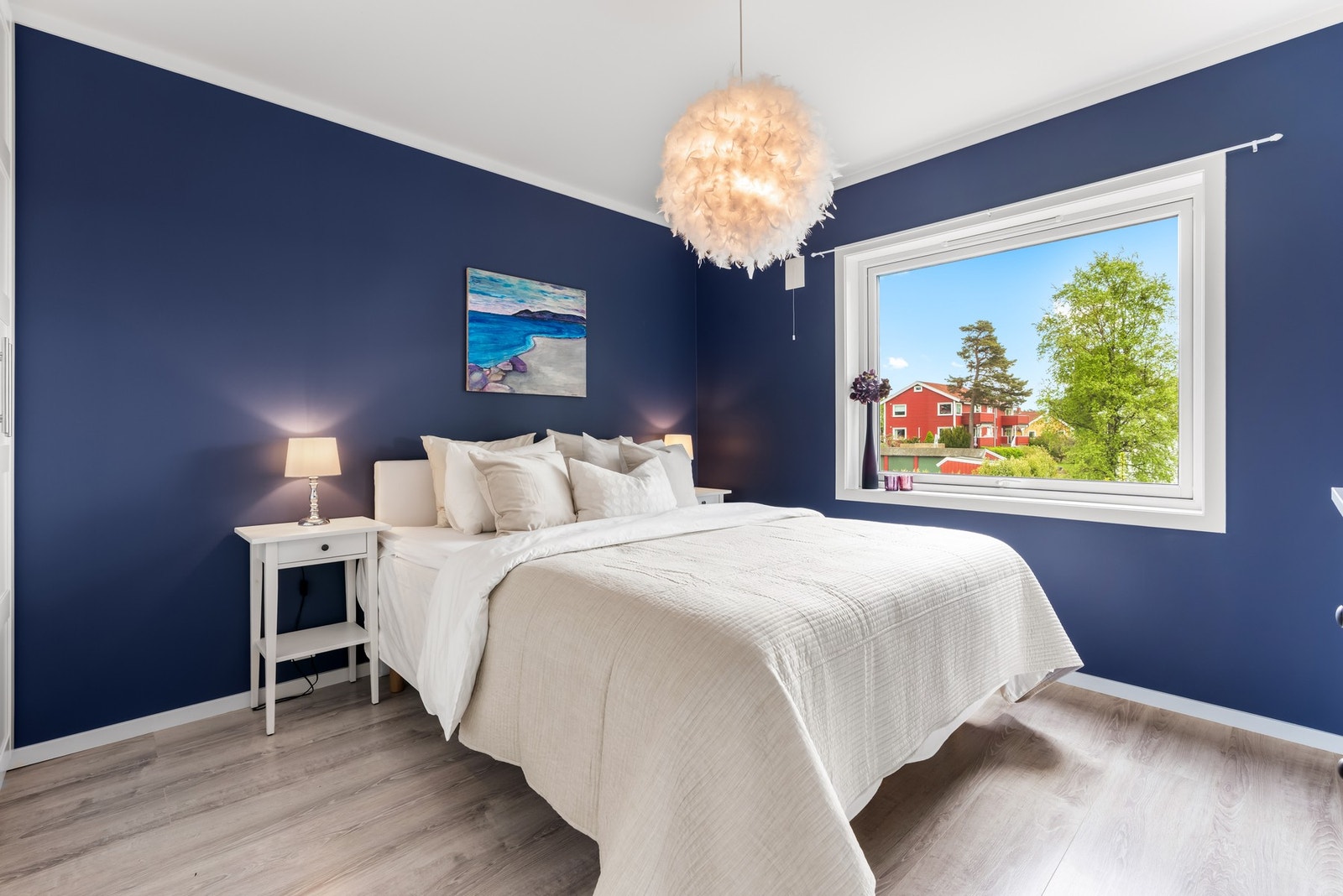 Leiligheten har to gode soverom, samt mulighet for et tredje ved å sette opp en lettvegg mot dagens spisestuesone. Galleribilde