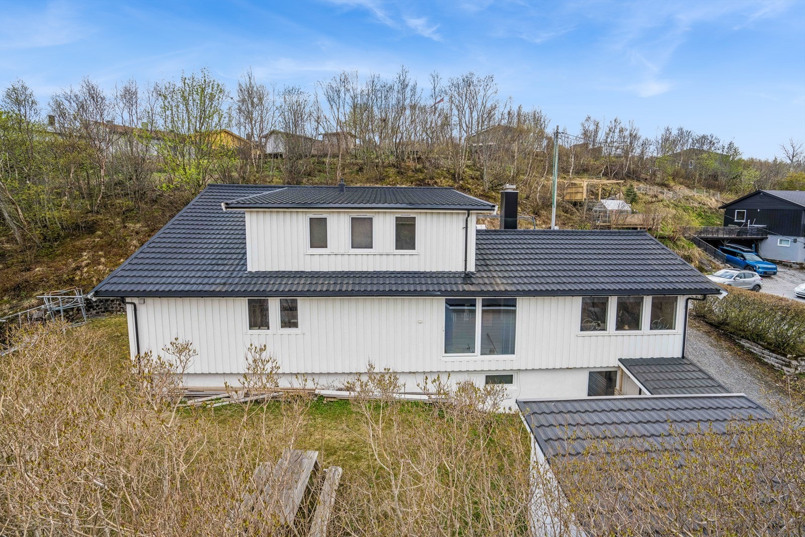 Notar Salten Stor, oppgradert og flott enebolig i 3 etasjer,
